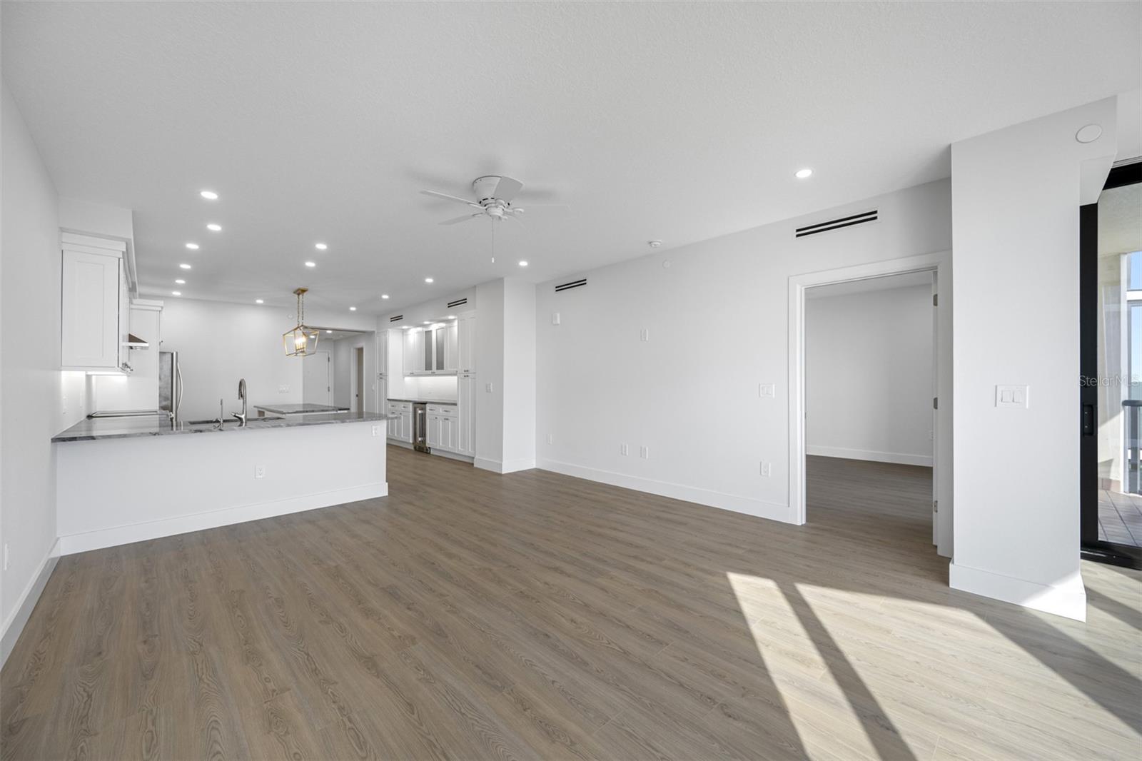1 BEACH DR SE #1203, ST PETERSBURG, FL, 33701