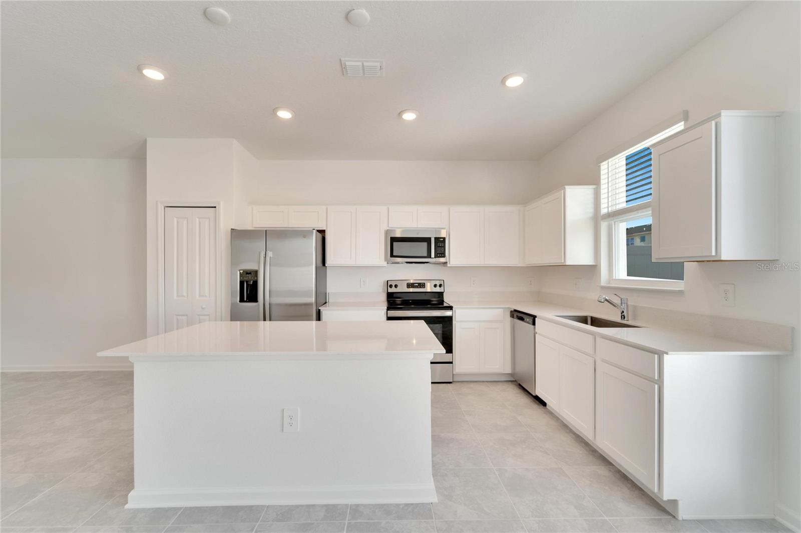 9038 MULLIGAN ISLAND LN, DAVENPORT, FL, 33896