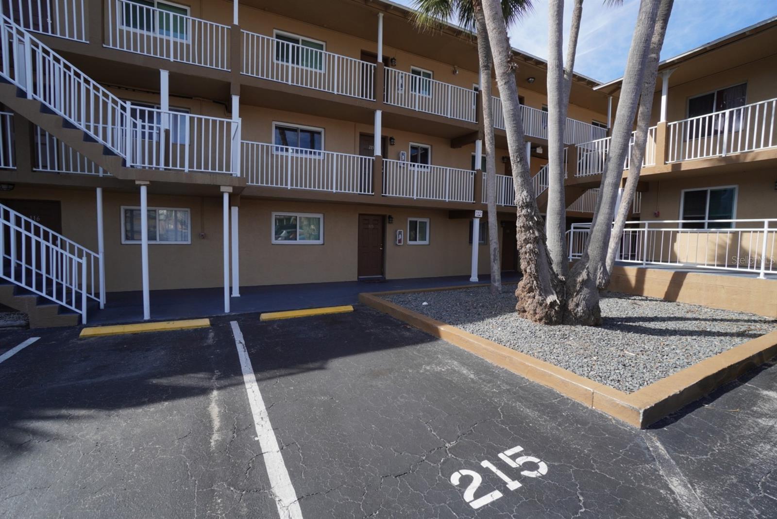 415 N HALIFAX AVE #215, DAYTONA BEACH, FL, 32118