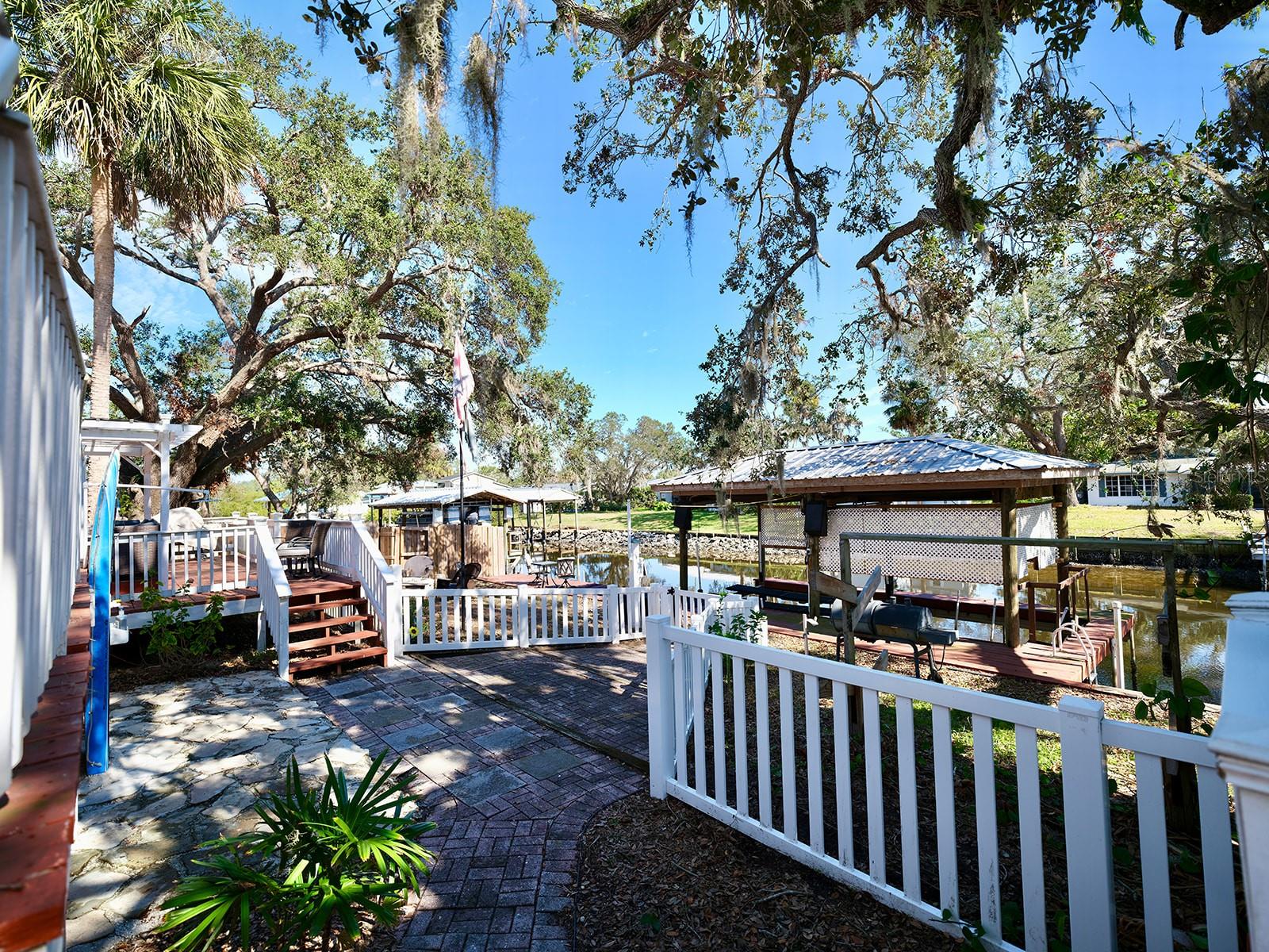 9934 PENINSULAR DR, GIBSONTON, FL, 33534