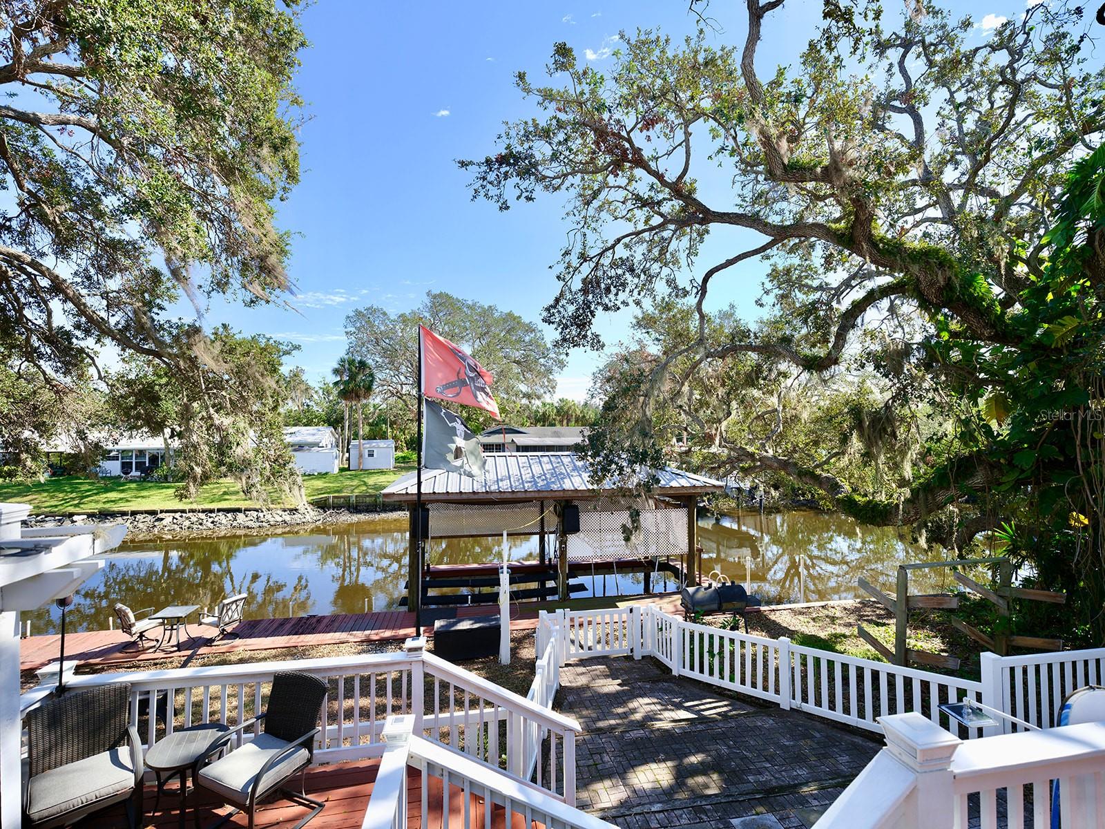9934 PENINSULAR DR, GIBSONTON, FL, 33534
