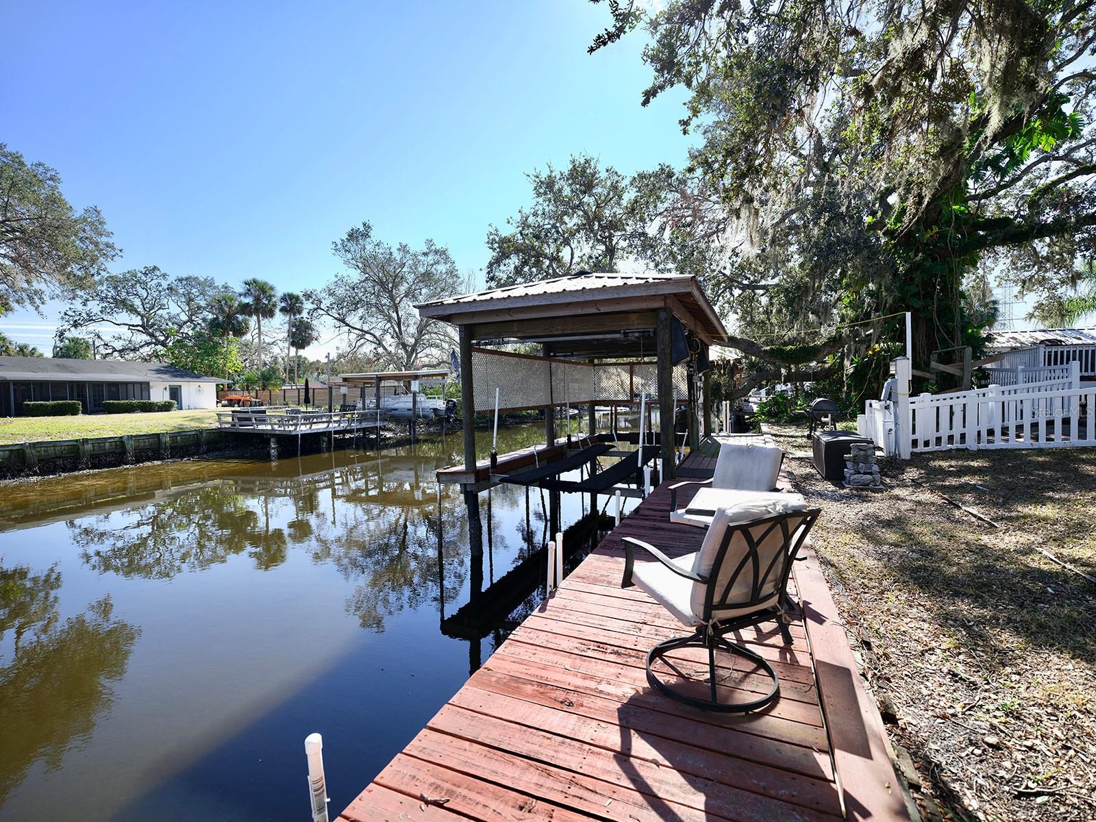 9934 PENINSULAR DR, GIBSONTON, FL, 33534