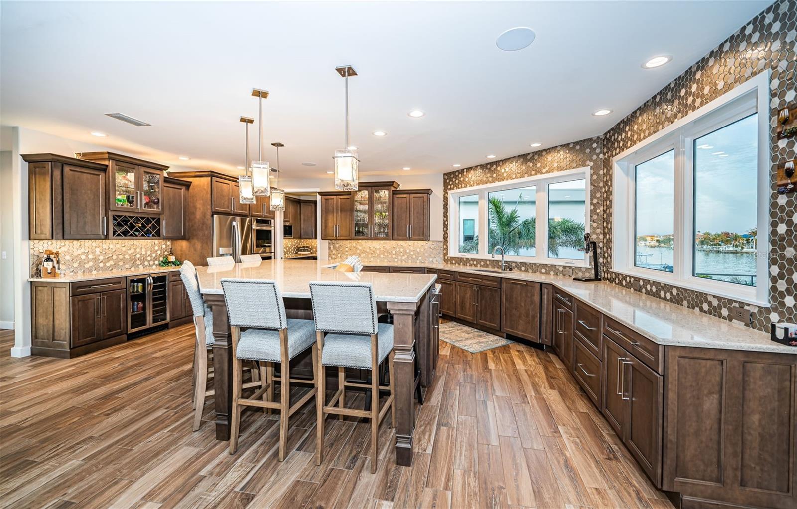 335 BATH CLUB BLVD S, NORTH REDINGTON BEACH, FL, 33708