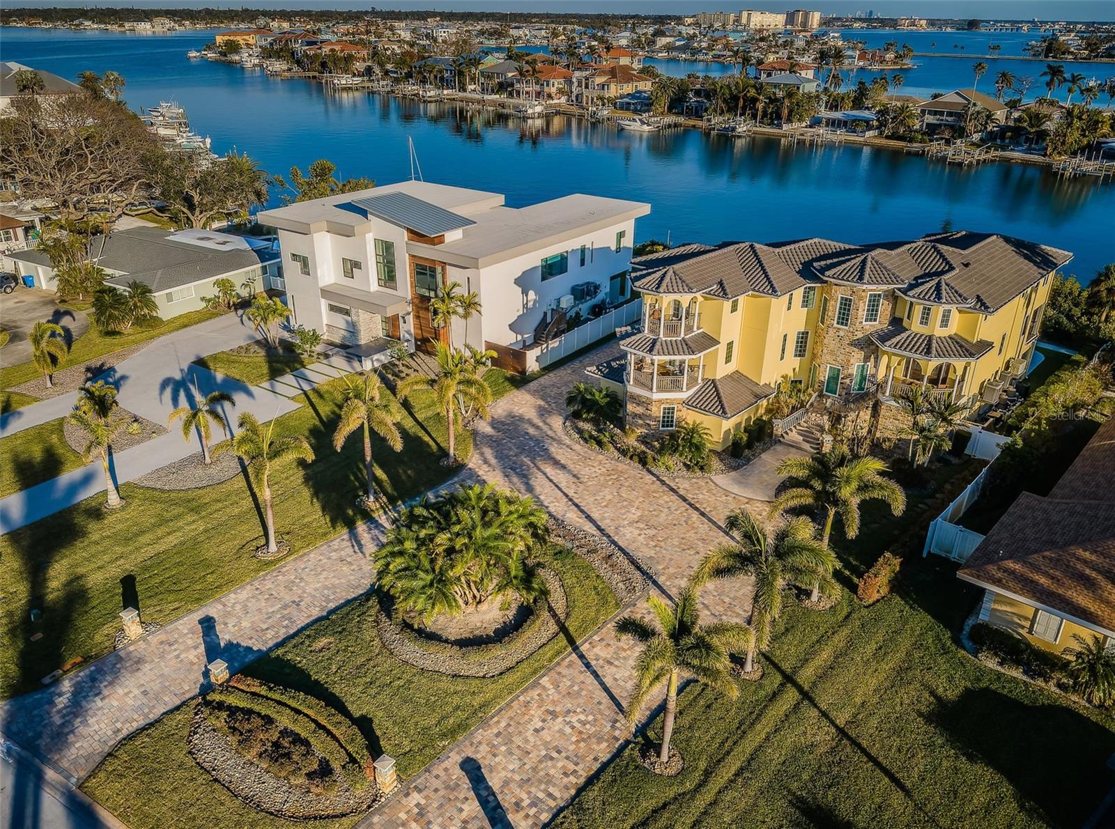 335 BATH CLUB BLVD S, NORTH REDINGTON BEACH, FL, 33708