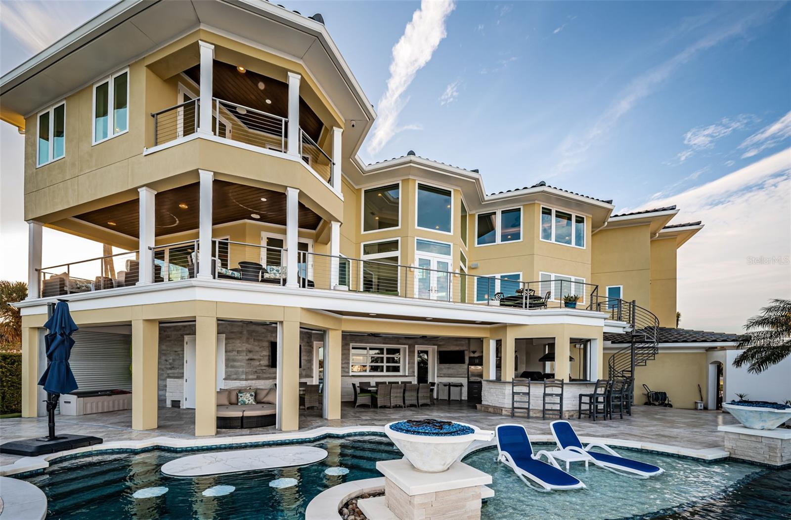 335 BATH CLUB BLVD S, NORTH REDINGTON BEACH, FL, 33708
