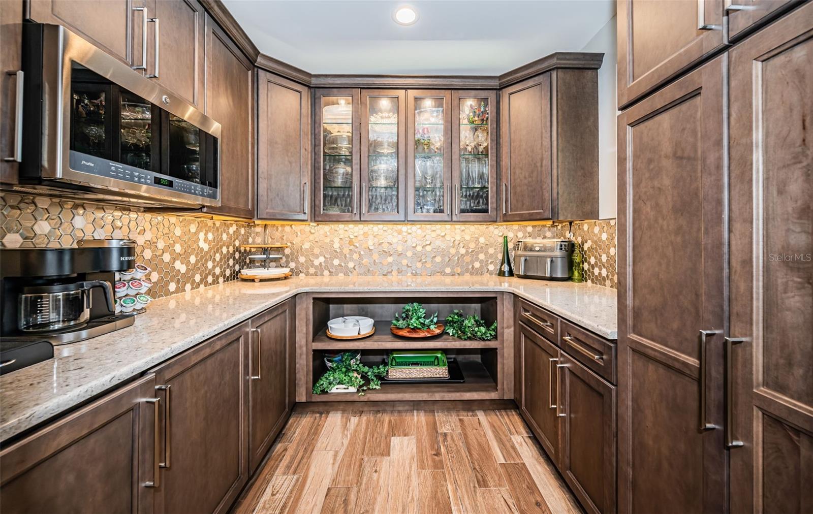 335 BATH CLUB BLVD S, NORTH REDINGTON BEACH, FL, 33708