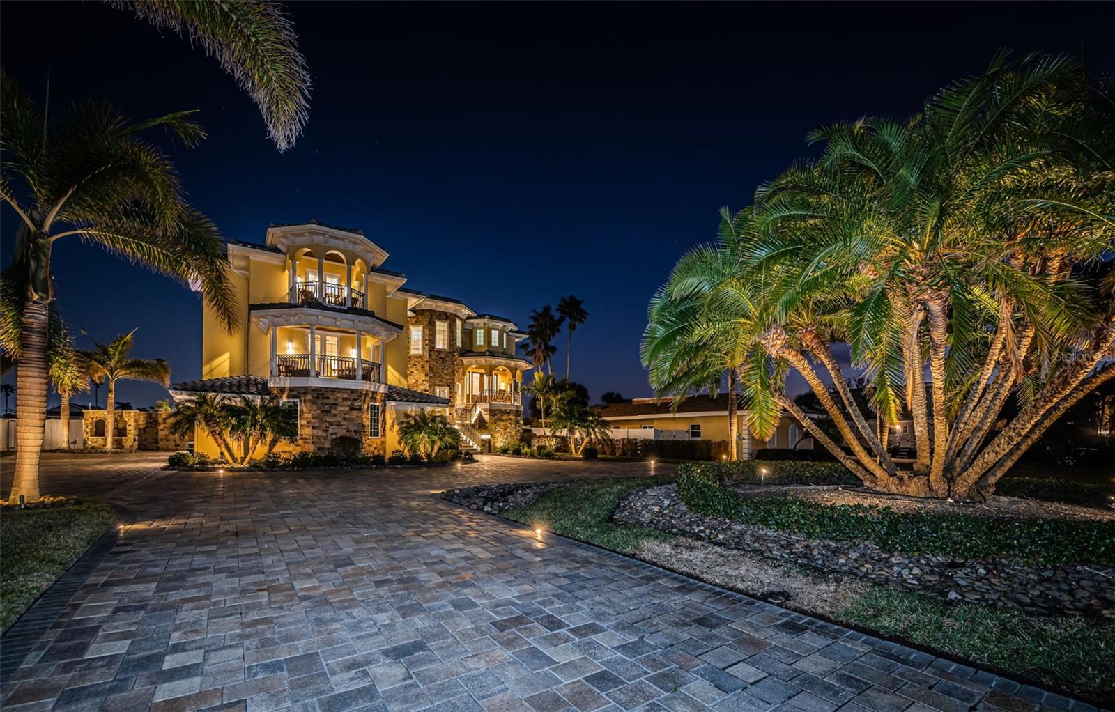 335 BATH CLUB BLVD S, NORTH REDINGTON BEACH, FL, 33708