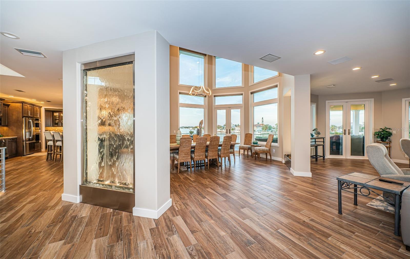 335 BATH CLUB BLVD S, NORTH REDINGTON BEACH, FL, 33708