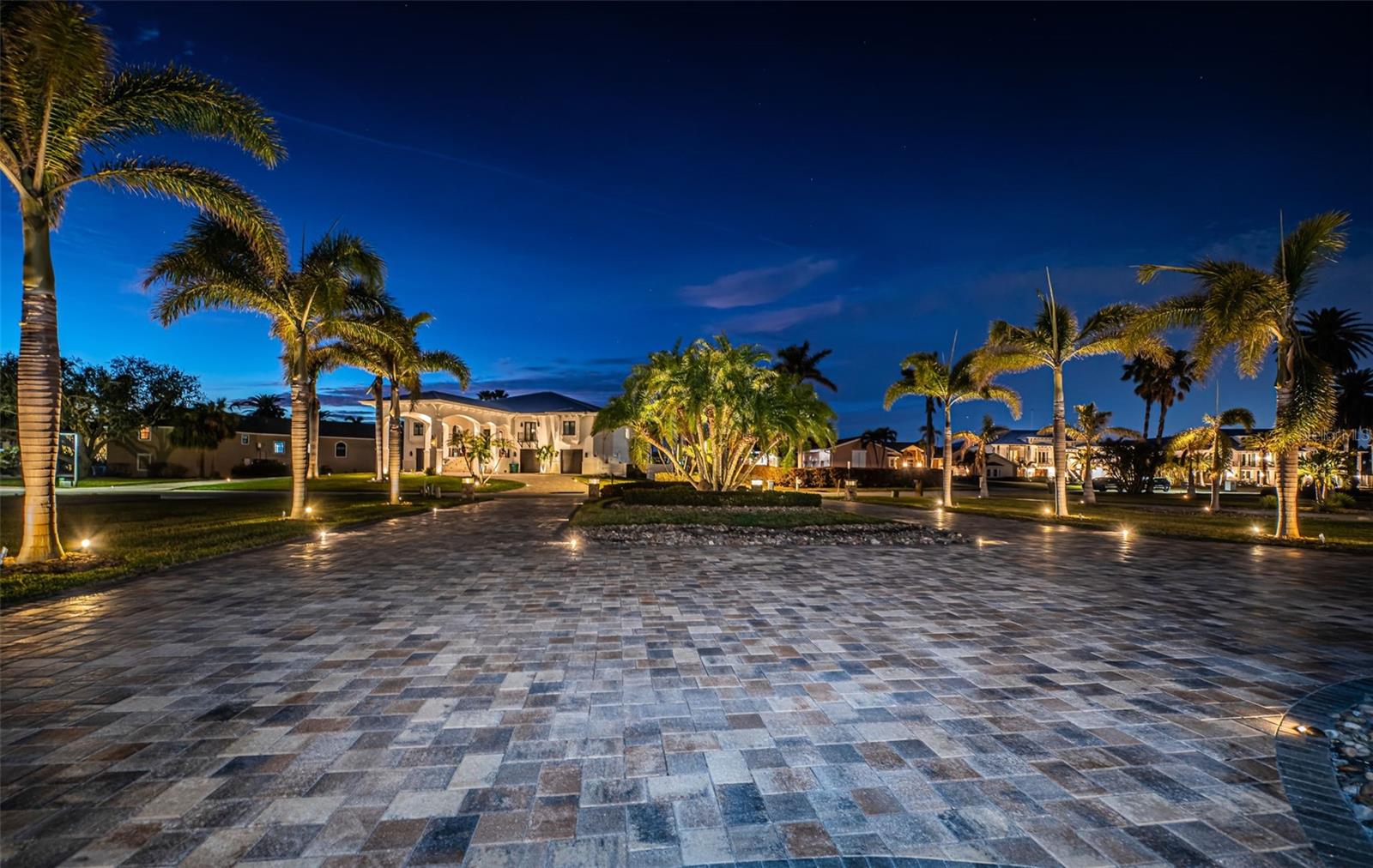 335 BATH CLUB BLVD S, NORTH REDINGTON BEACH, FL, 33708