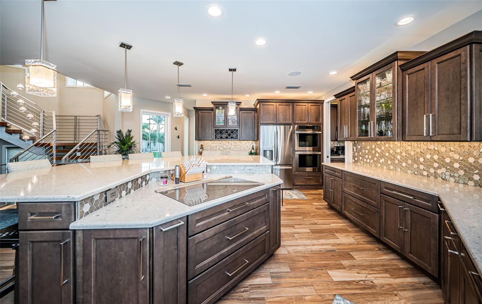 335 BATH CLUB BLVD S, NORTH REDINGTON BEACH, FL, 33708