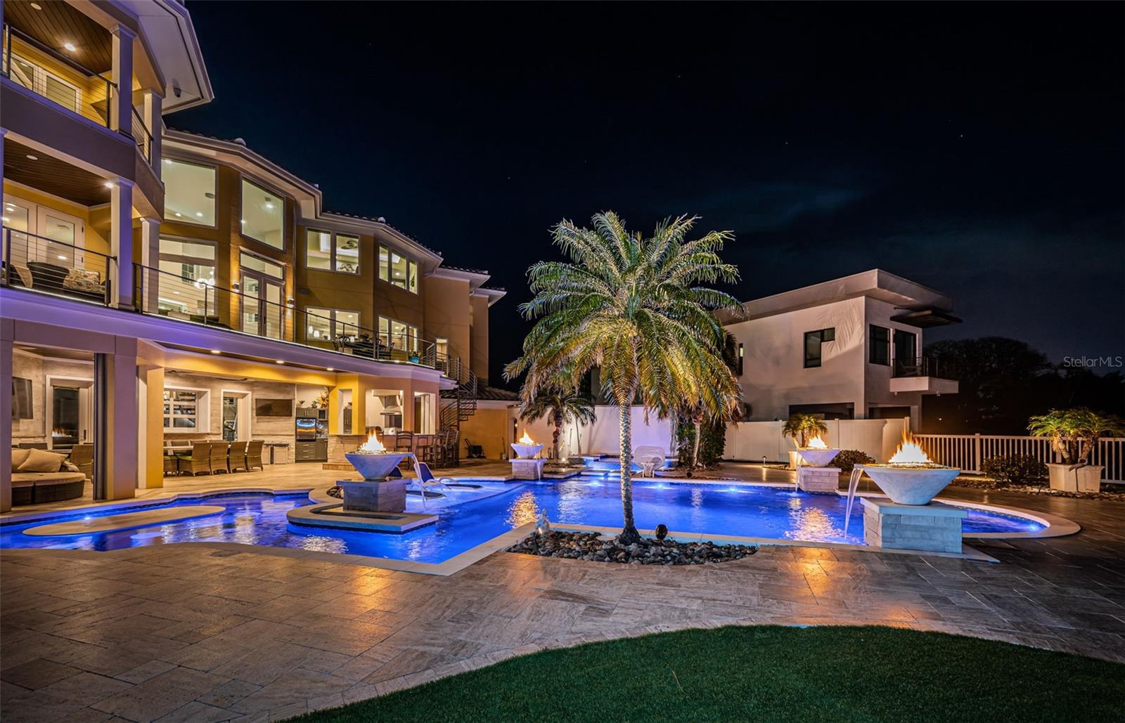 335 BATH CLUB BLVD S, NORTH REDINGTON BEACH, FL, 33708