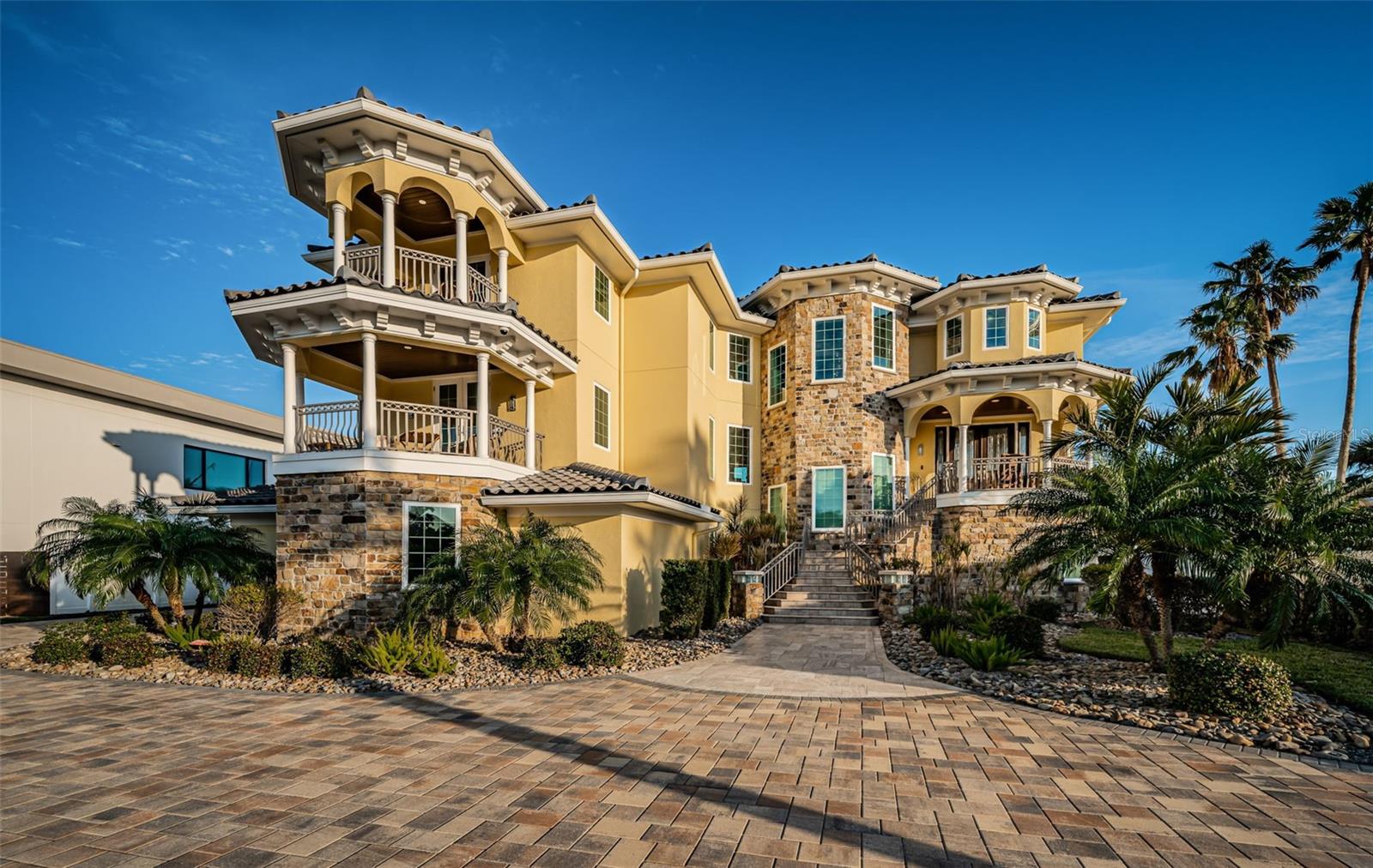 335 BATH CLUB BLVD S, NORTH REDINGTON BEACH, FL, 33708