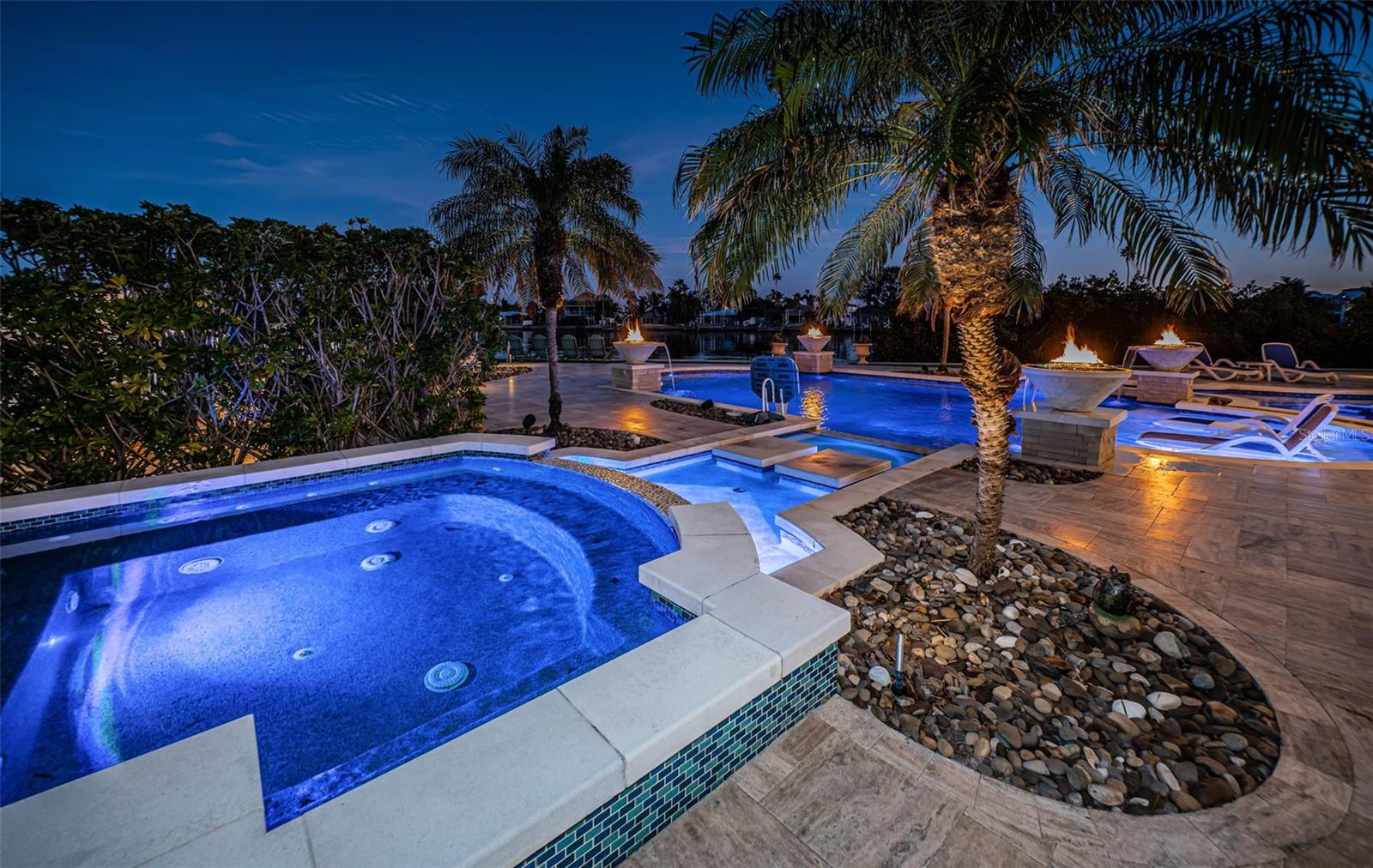 335 BATH CLUB BLVD S, NORTH REDINGTON BEACH, FL, 33708