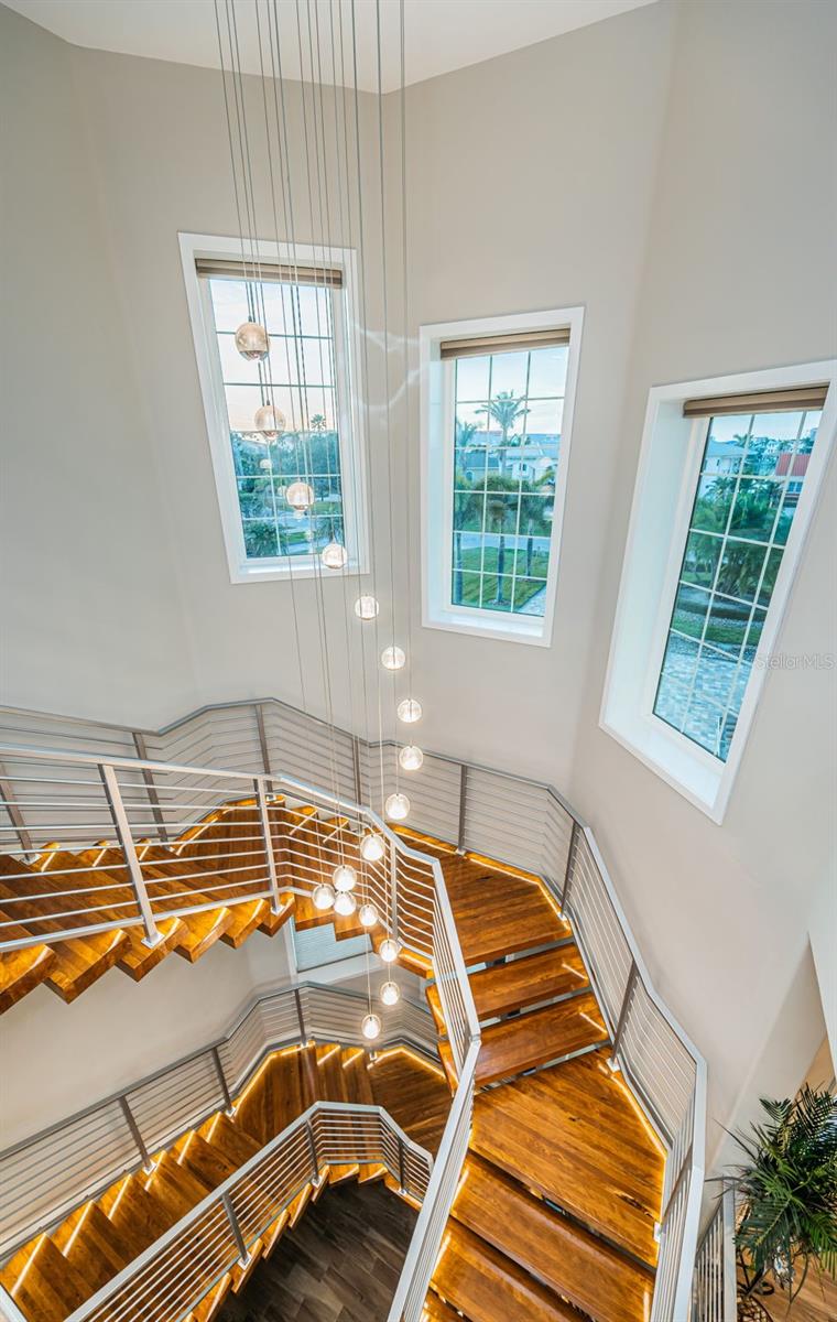 335 BATH CLUB BLVD S, NORTH REDINGTON BEACH, FL, 33708