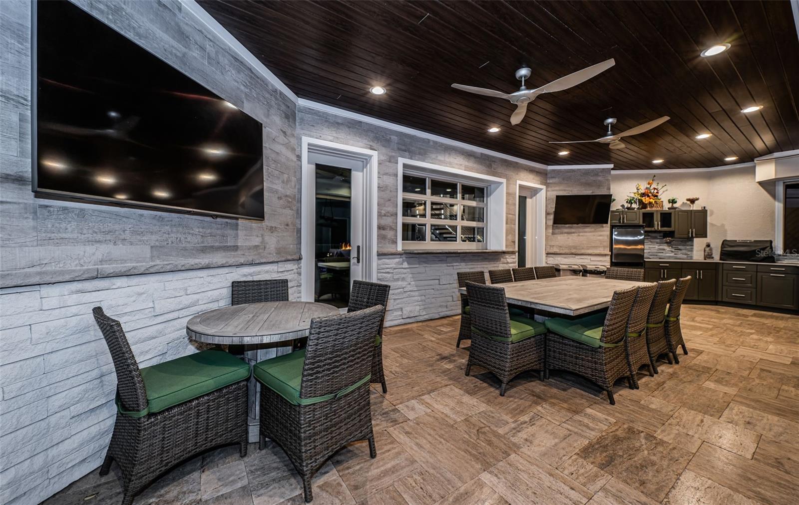 335 BATH CLUB BLVD S, NORTH REDINGTON BEACH, FL, 33708