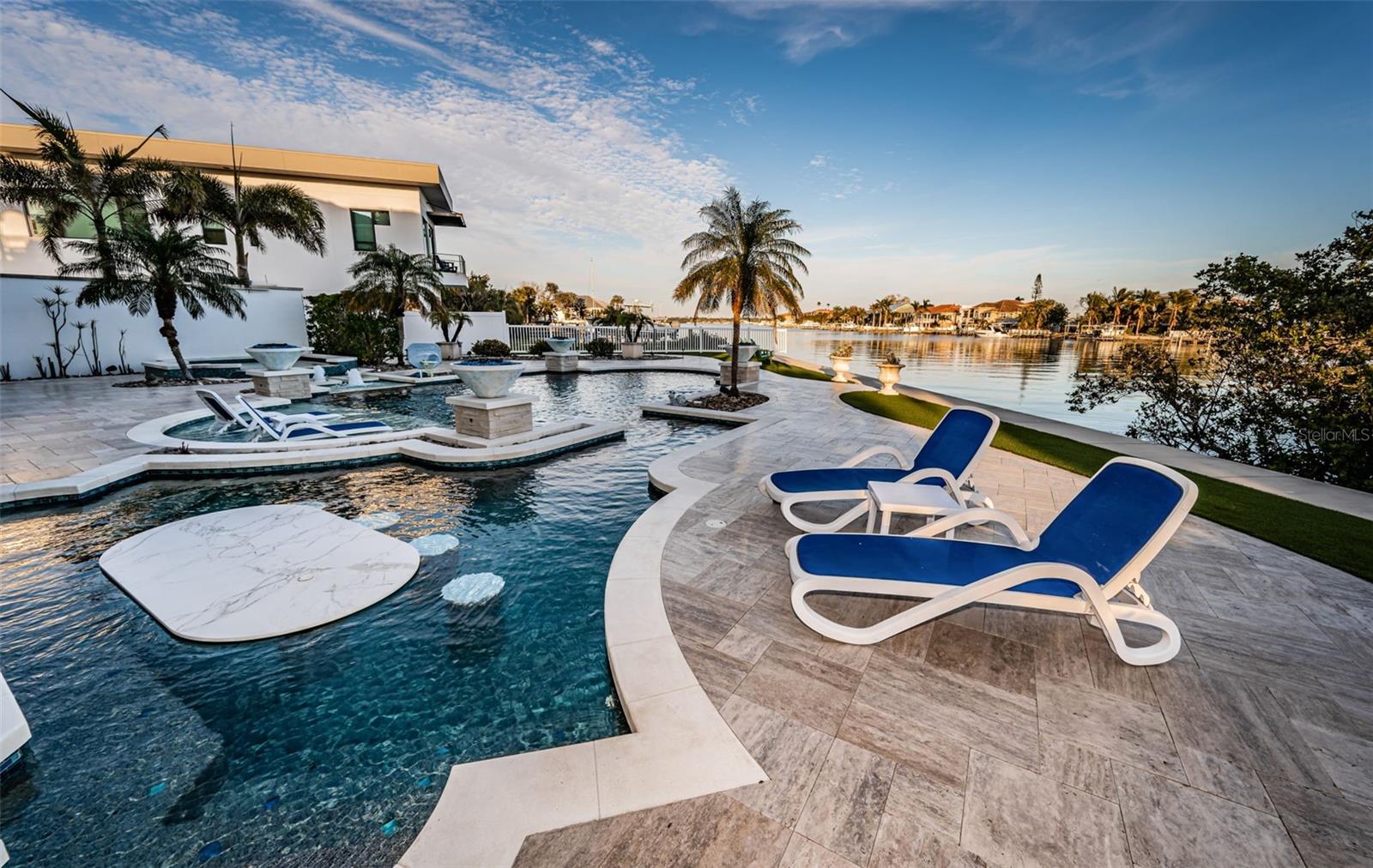 335 BATH CLUB BLVD S, NORTH REDINGTON BEACH, FL, 33708