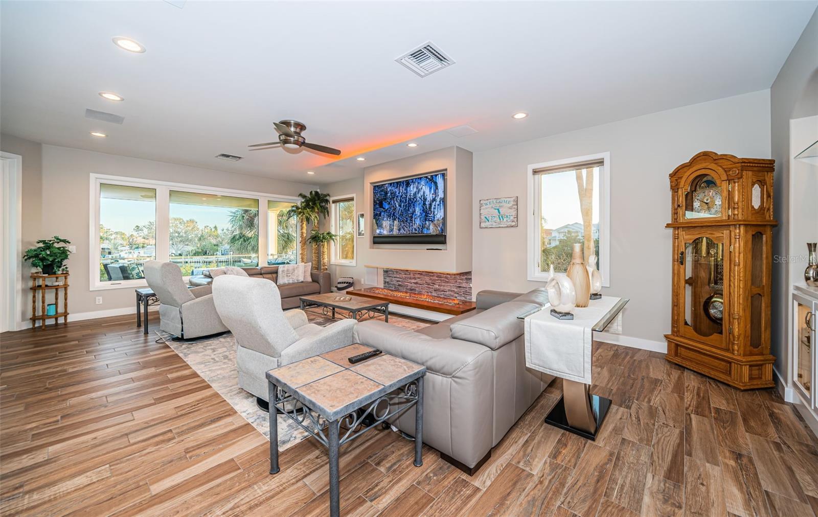 335 BATH CLUB BLVD S, NORTH REDINGTON BEACH, FL, 33708