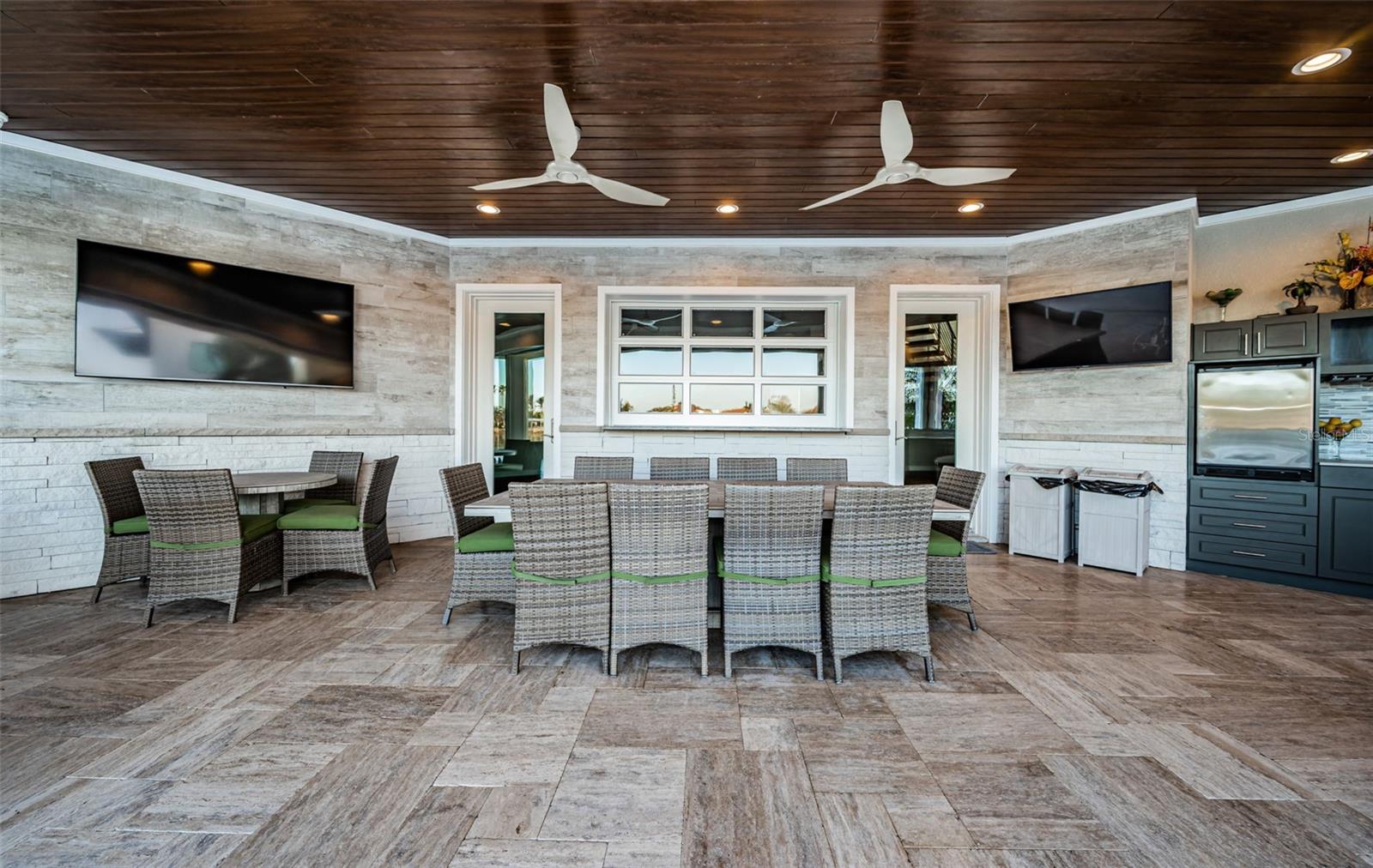 335 BATH CLUB BLVD S, NORTH REDINGTON BEACH, FL, 33708