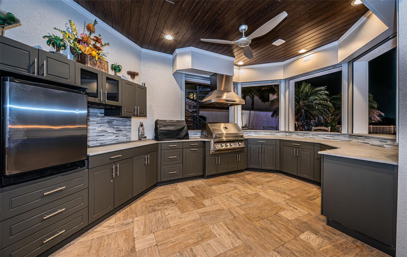 335 BATH CLUB BLVD S, NORTH REDINGTON BEACH, FL, 33708