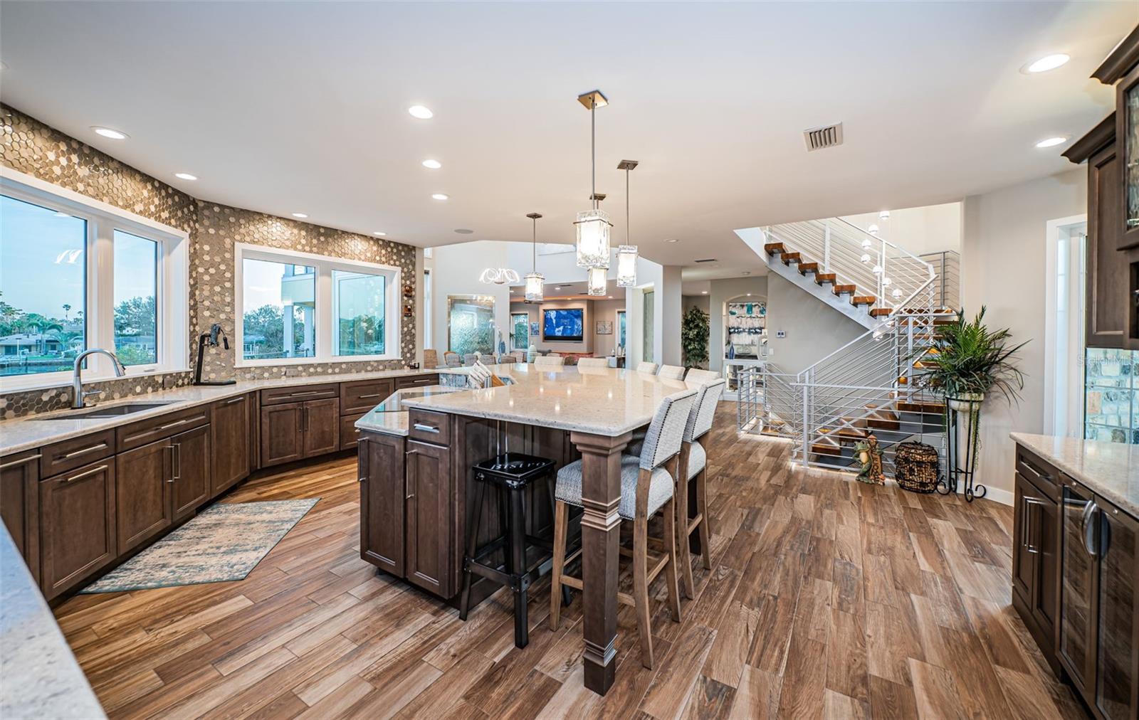 335 BATH CLUB BLVD S, NORTH REDINGTON BEACH, FL, 33708