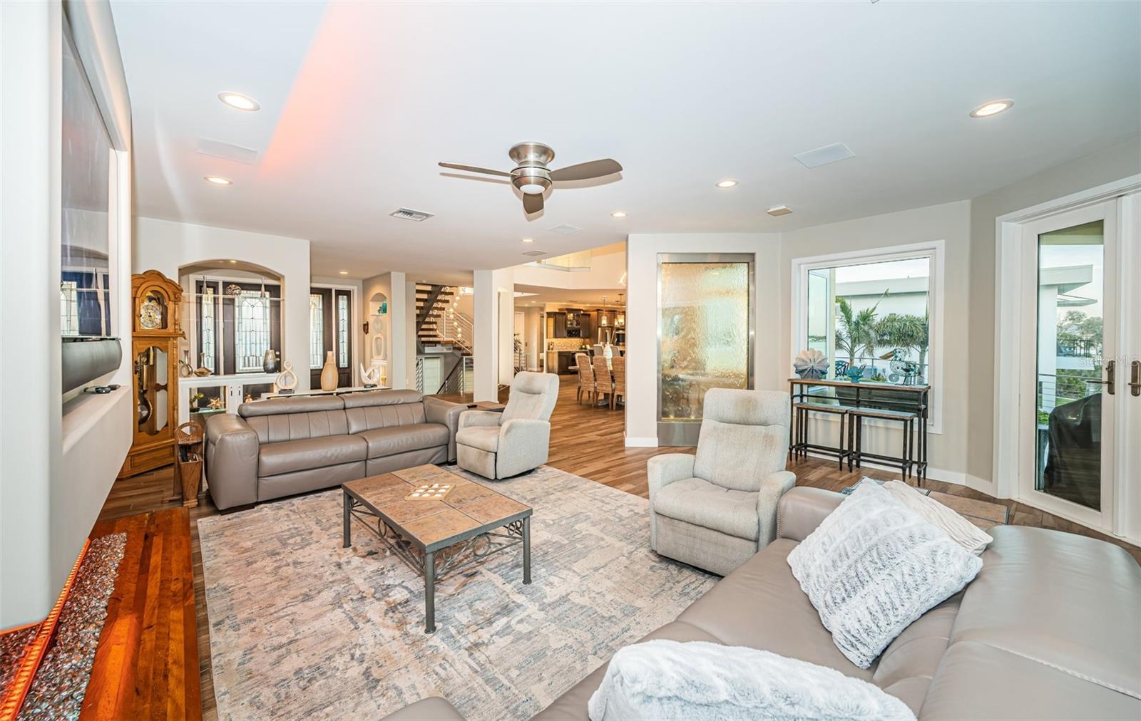 335 BATH CLUB BLVD S, NORTH REDINGTON BEACH, FL, 33708