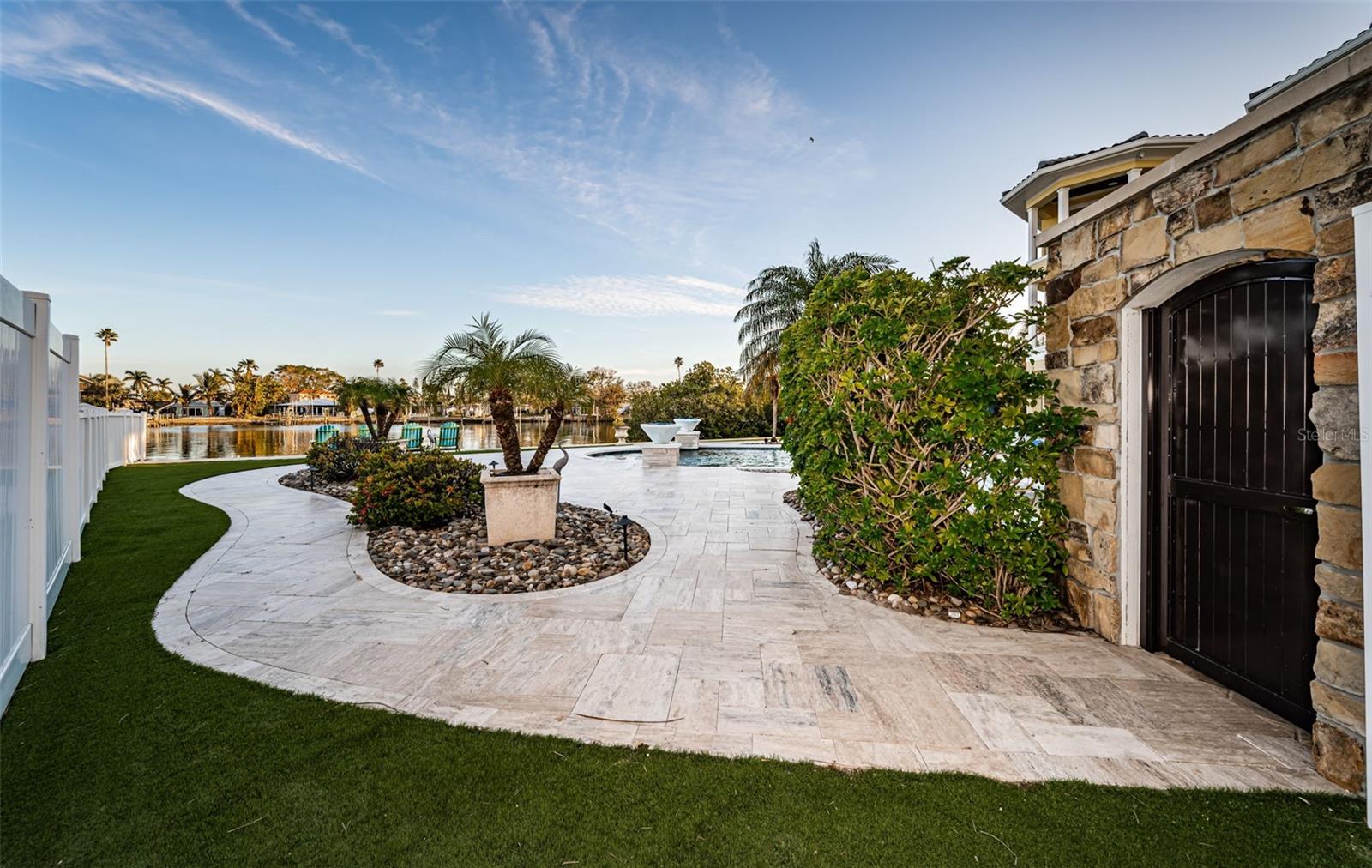 335 BATH CLUB BLVD S, NORTH REDINGTON BEACH, FL, 33708