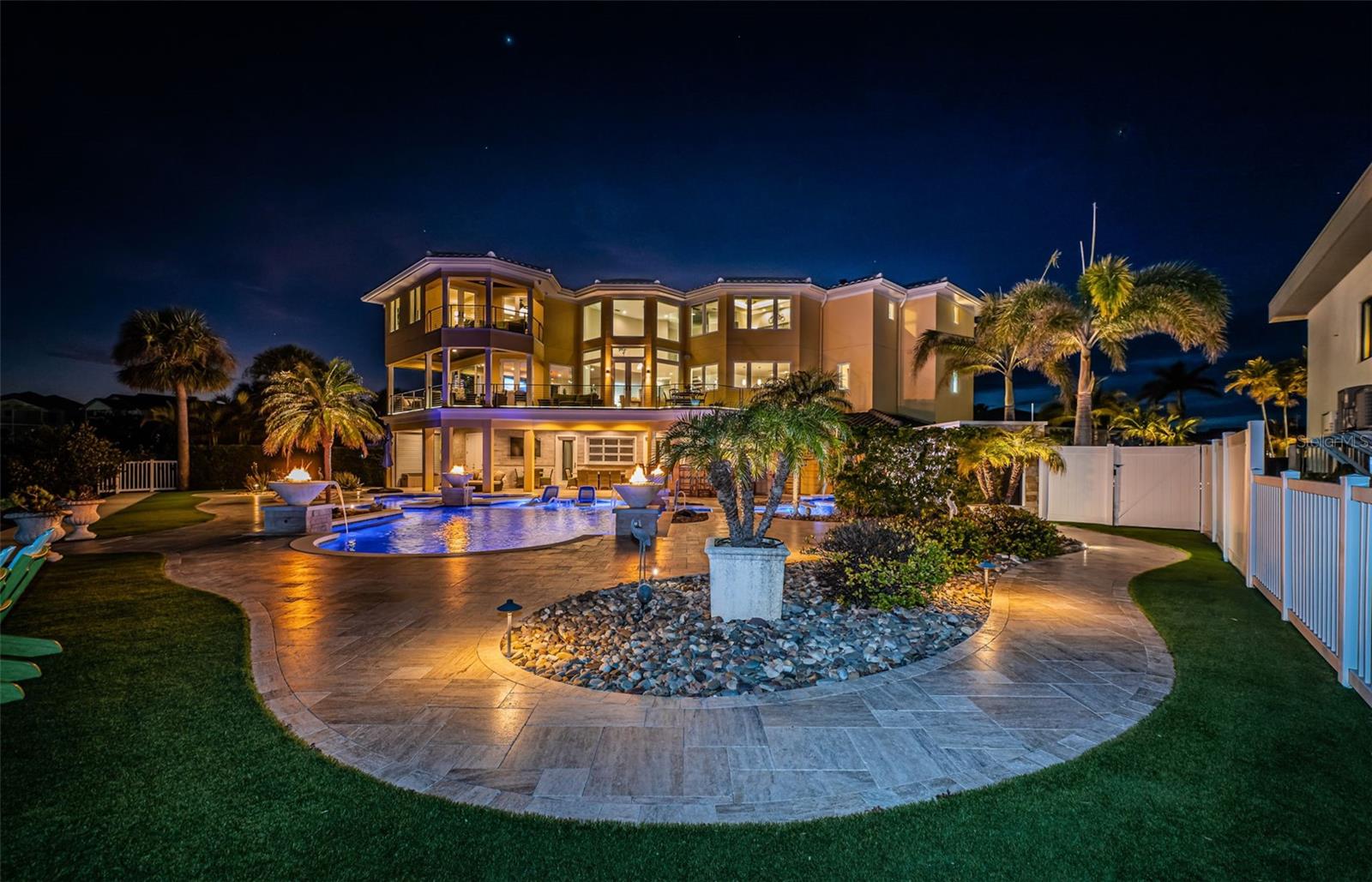 335 BATH CLUB BLVD S, NORTH REDINGTON BEACH, FL, 33708