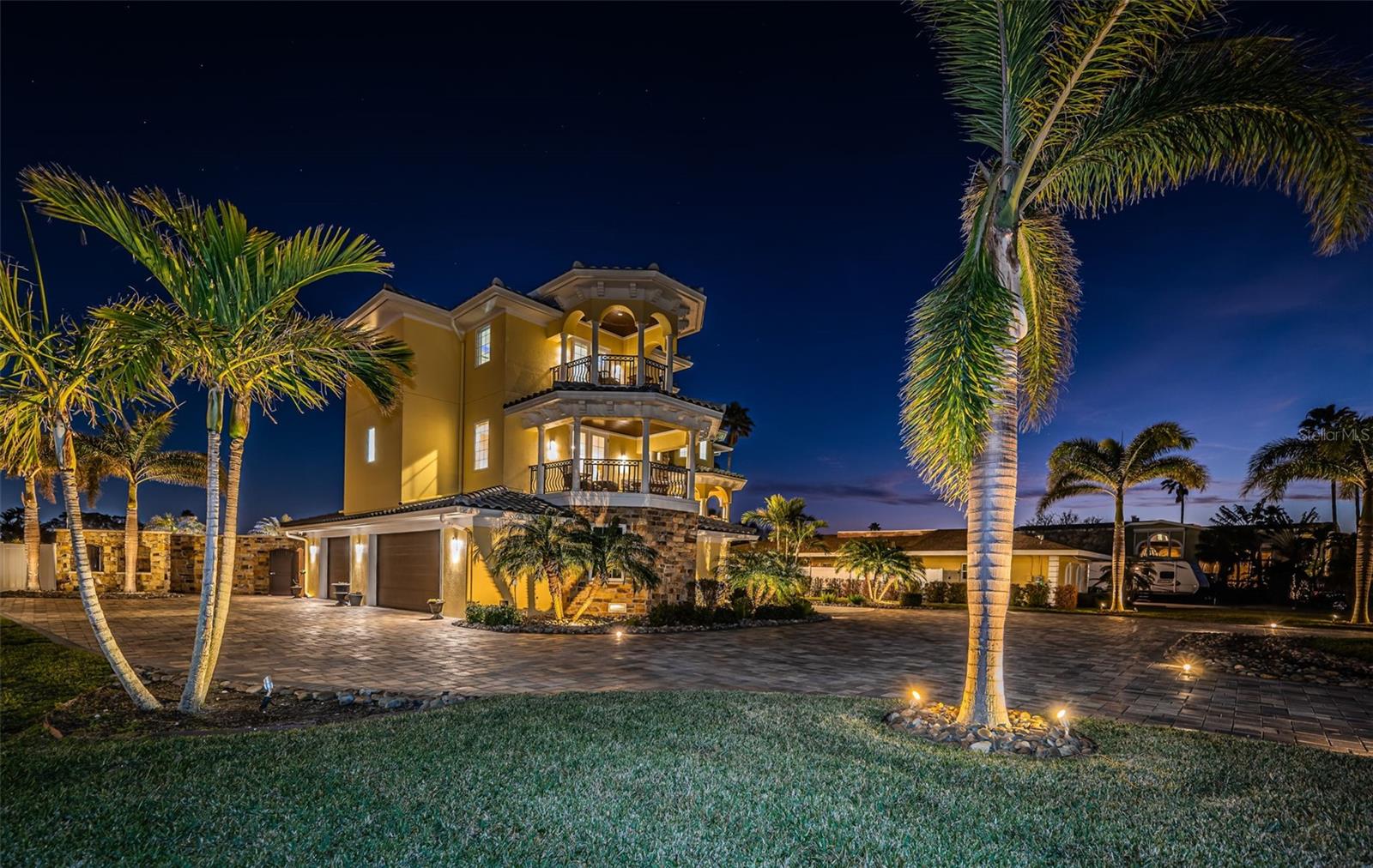 335 BATH CLUB BLVD S, NORTH REDINGTON BEACH, FL, 33708
