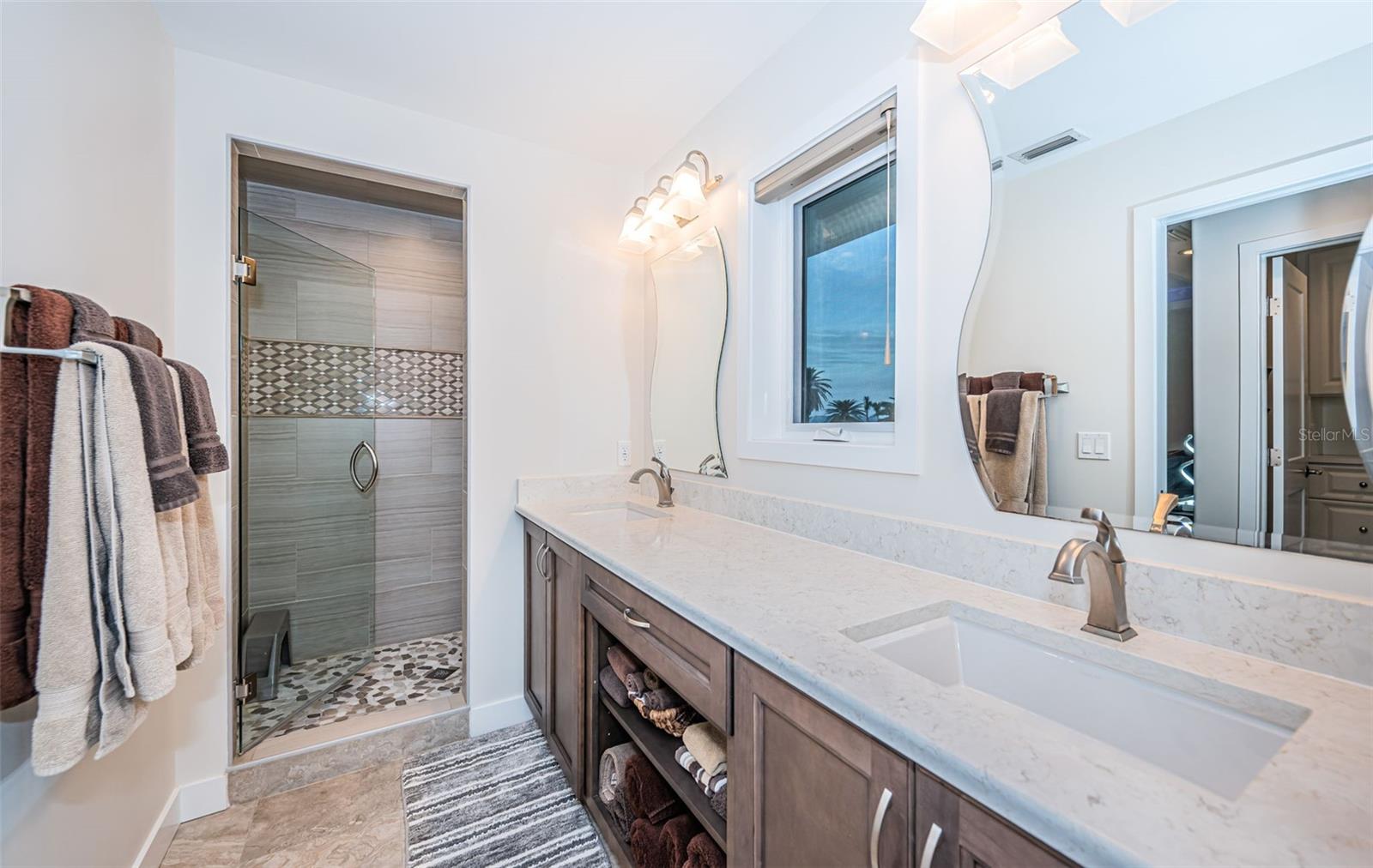 335 BATH CLUB BLVD S, NORTH REDINGTON BEACH, FL, 33708
