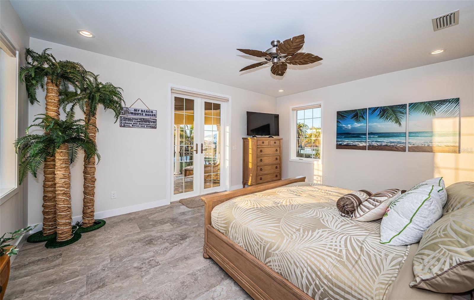 335 BATH CLUB BLVD S, NORTH REDINGTON BEACH, FL, 33708