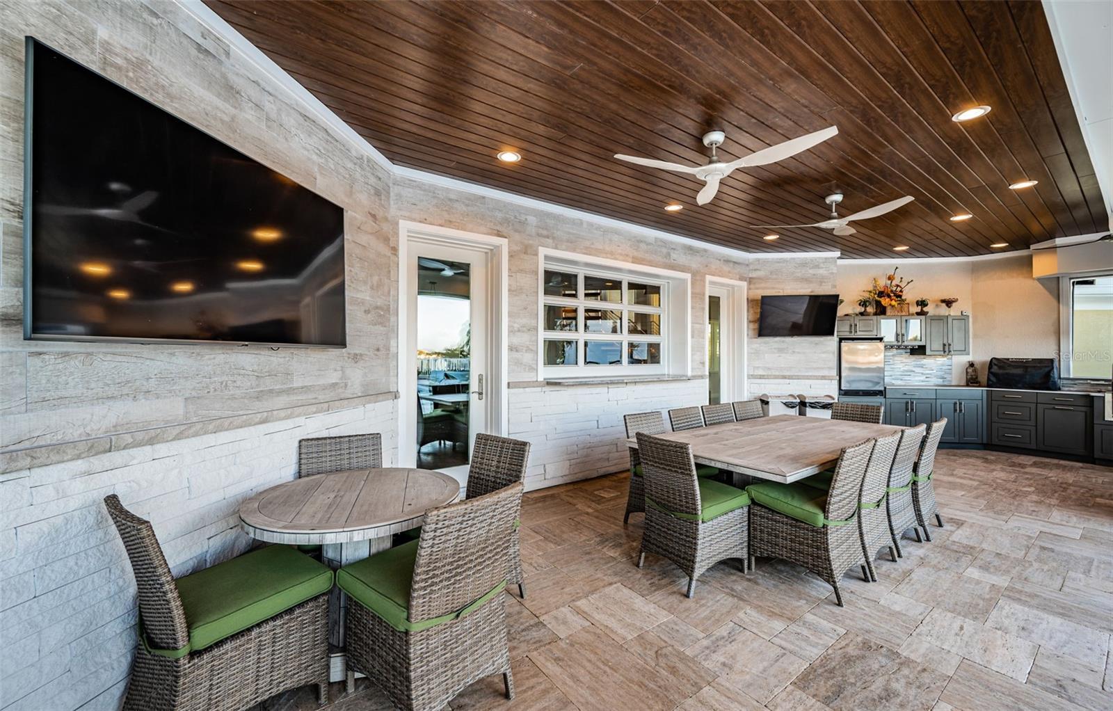 335 BATH CLUB BLVD S, NORTH REDINGTON BEACH, FL, 33708