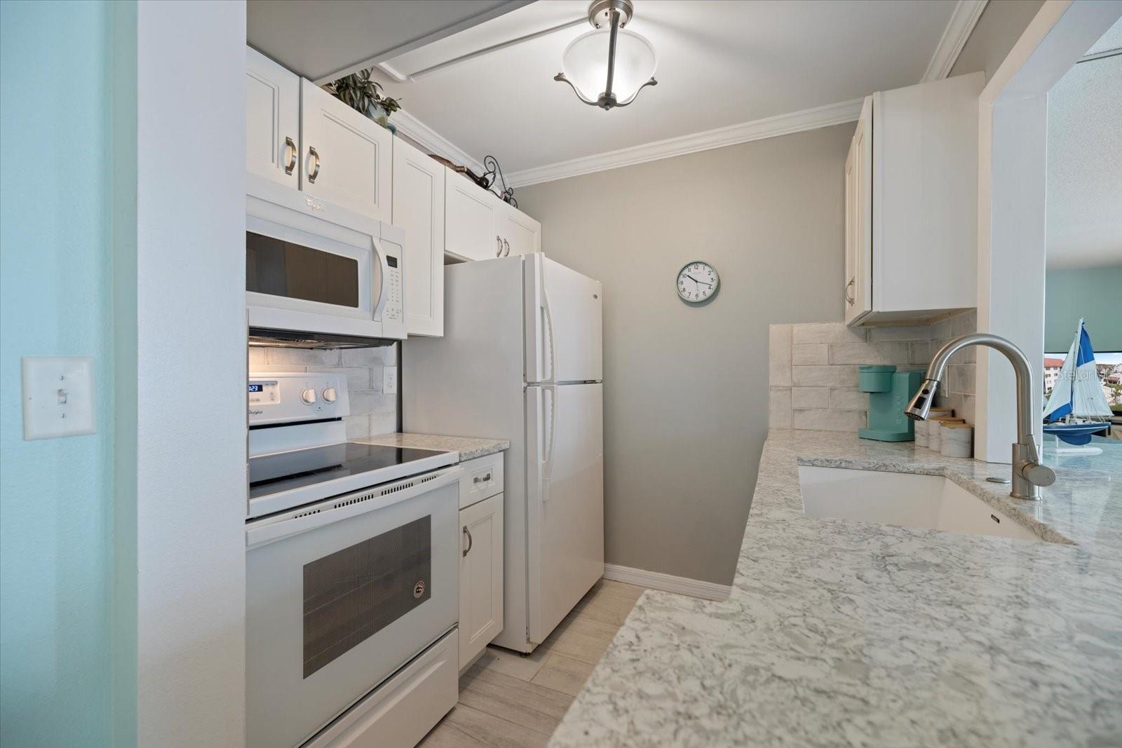 1604 STICKNEY POINT RD #102, SARASOTA, FL, 34231