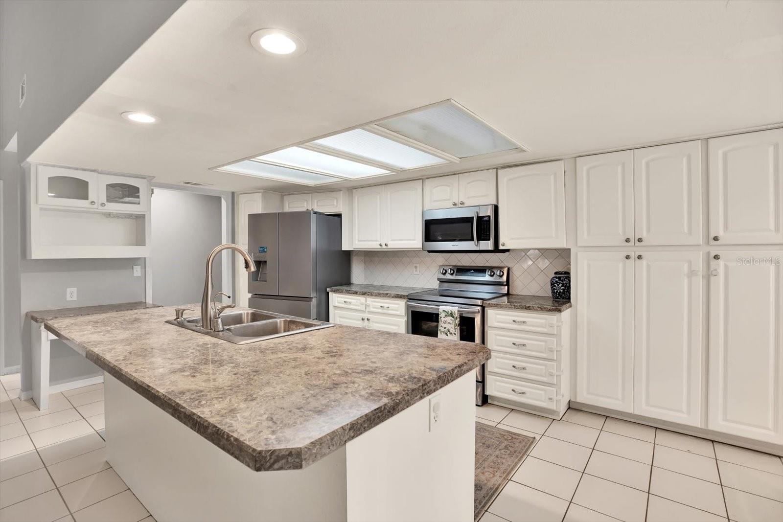 4604 WESTFORD CIR, TAMPA, FL, 33618