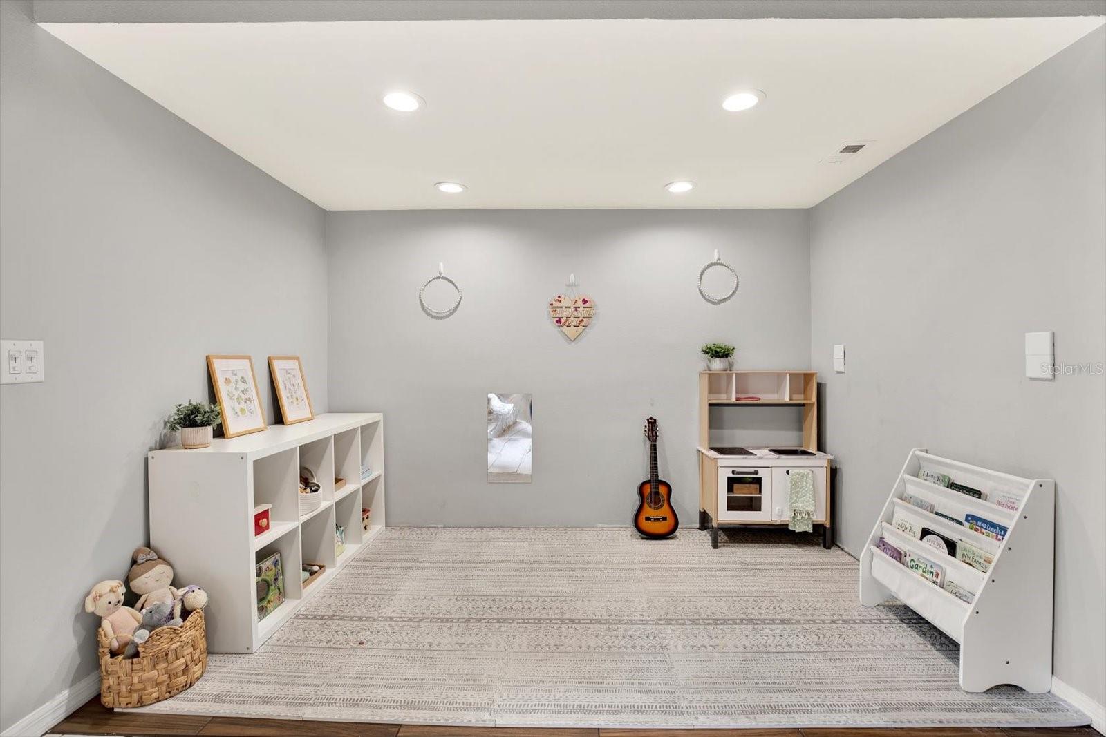 4604 WESTFORD CIR, TAMPA, FL, 33618