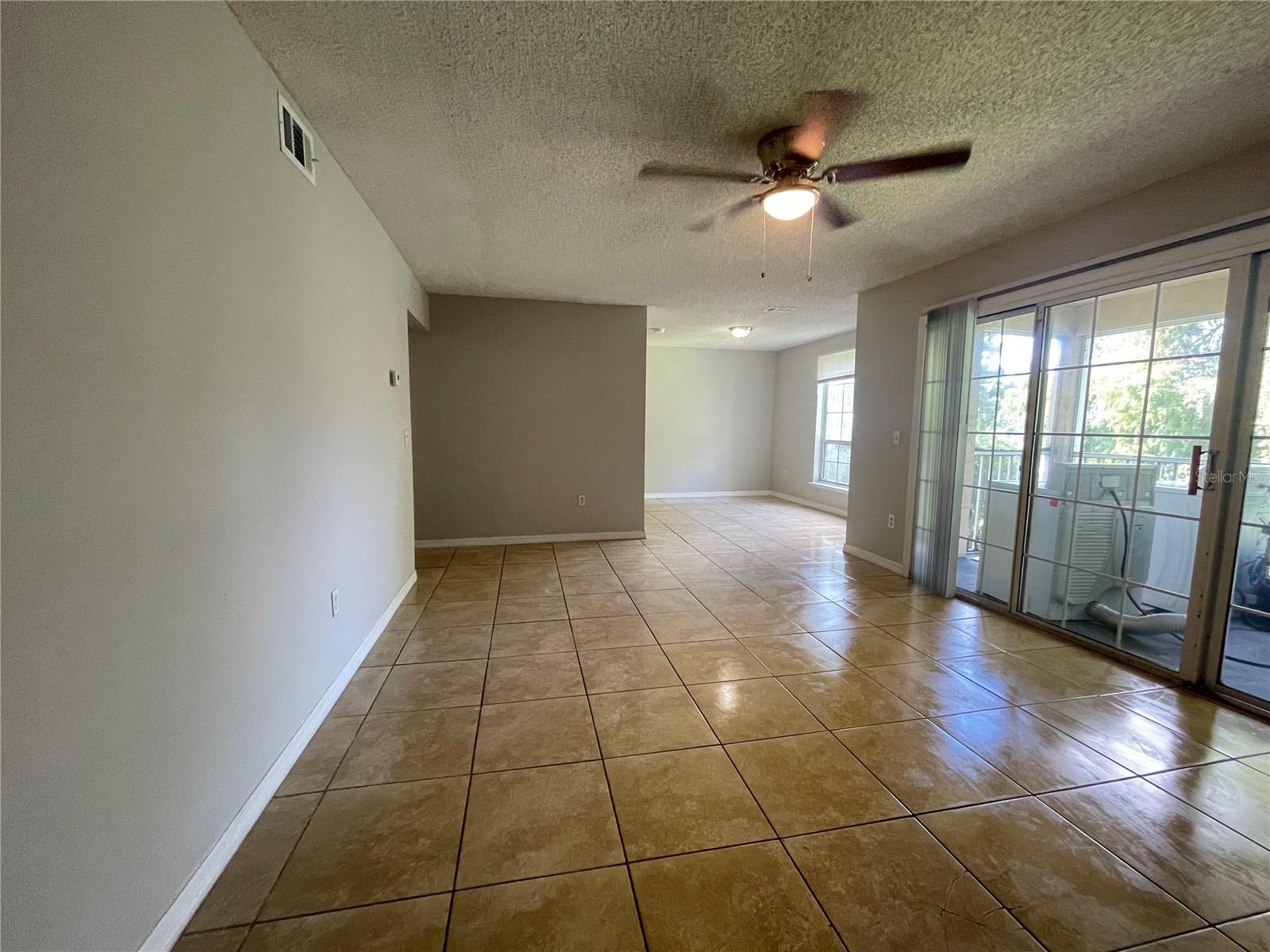4194 VERSAILLES DR #4194D, ORLANDO, FL, 32808