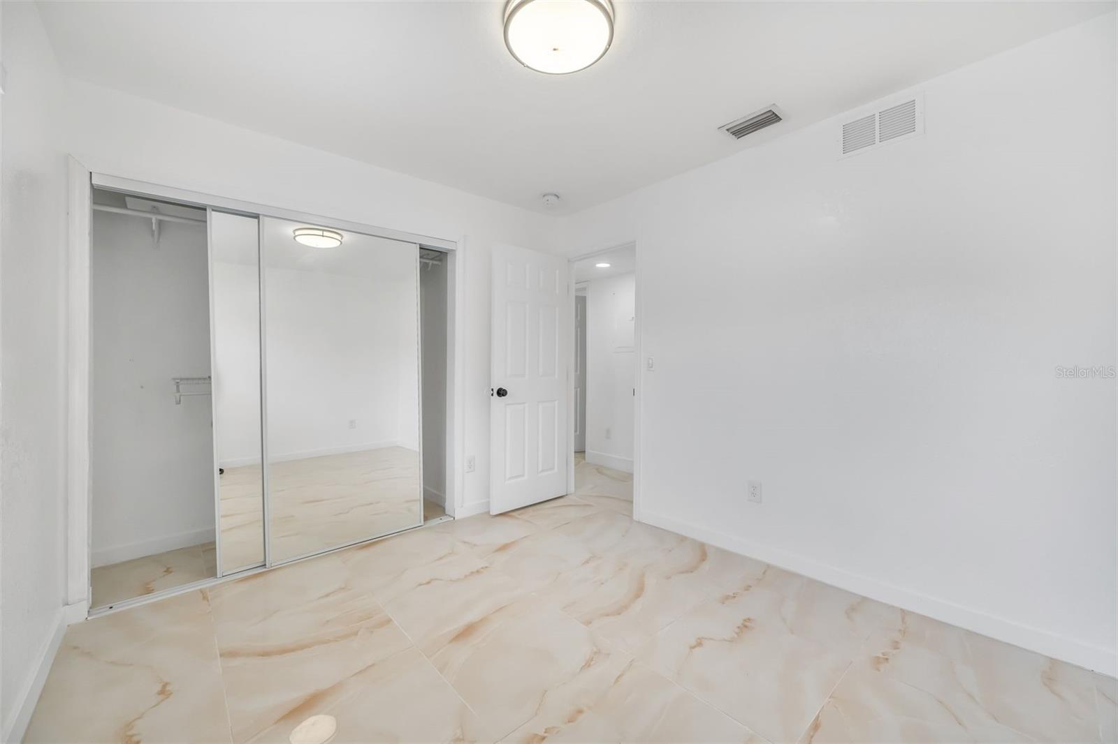 5810 TOWN N COUNTRY BLVD, TAMPA, FL, 33615