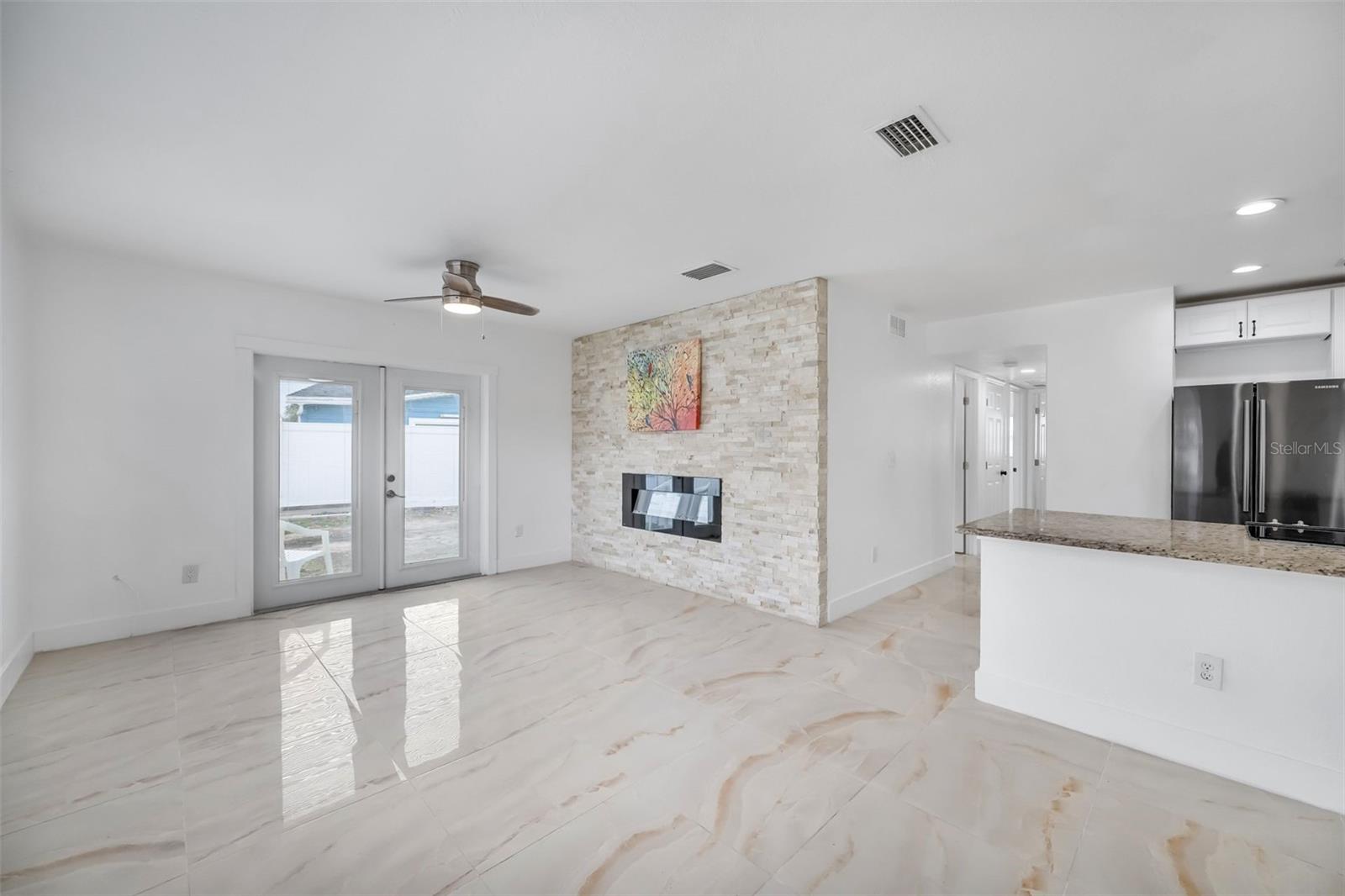 5810 TOWN N COUNTRY BLVD, TAMPA, FL, 33615