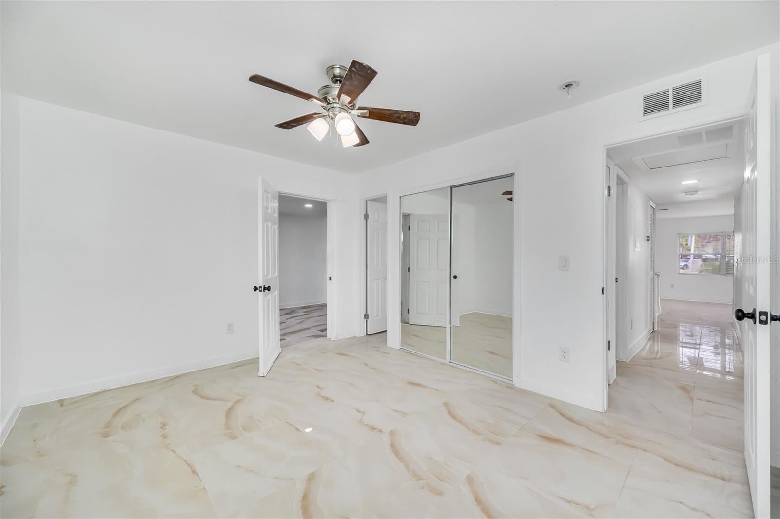 5810 TOWN N COUNTRY BLVD, TAMPA, FL, 33615