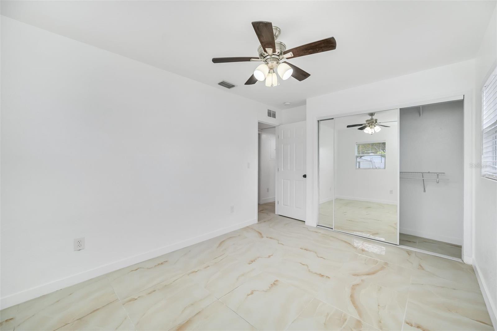 5810 TOWN N COUNTRY BLVD, TAMPA, FL, 33615