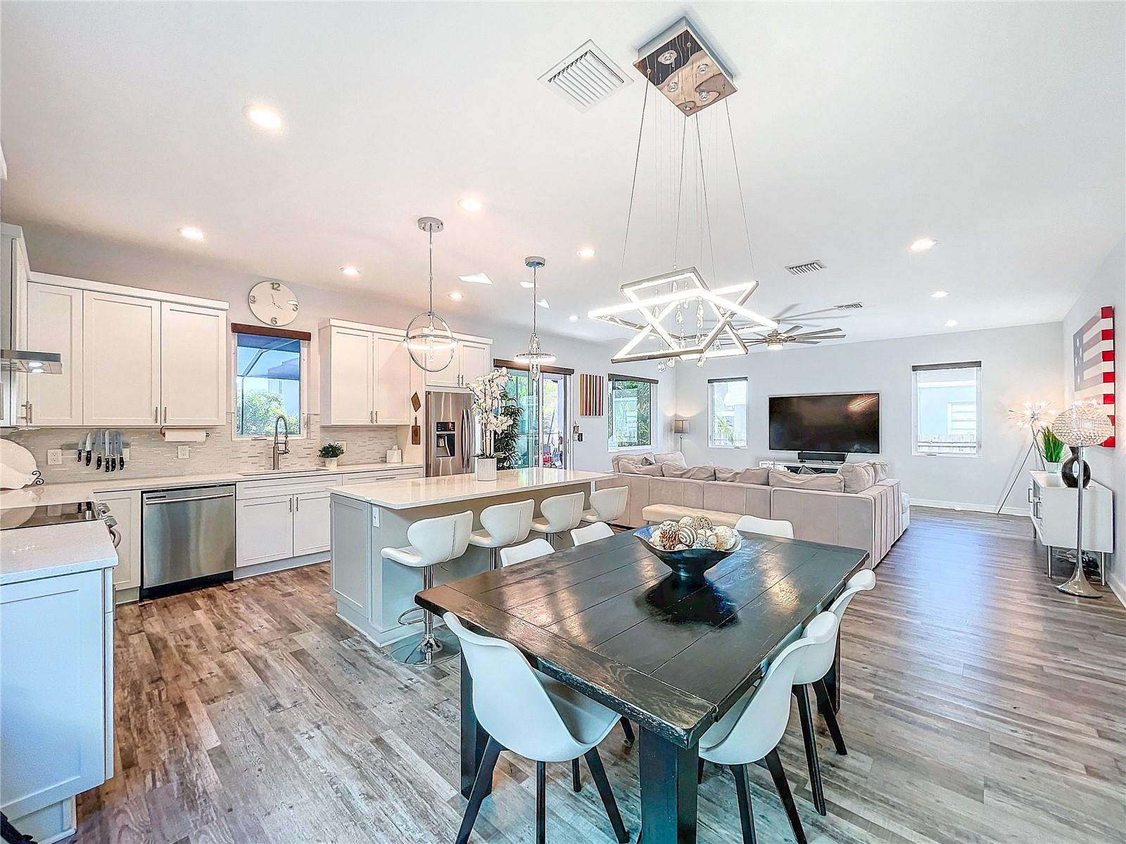 818 W ADALEE ST, TAMPA, FL, 33603