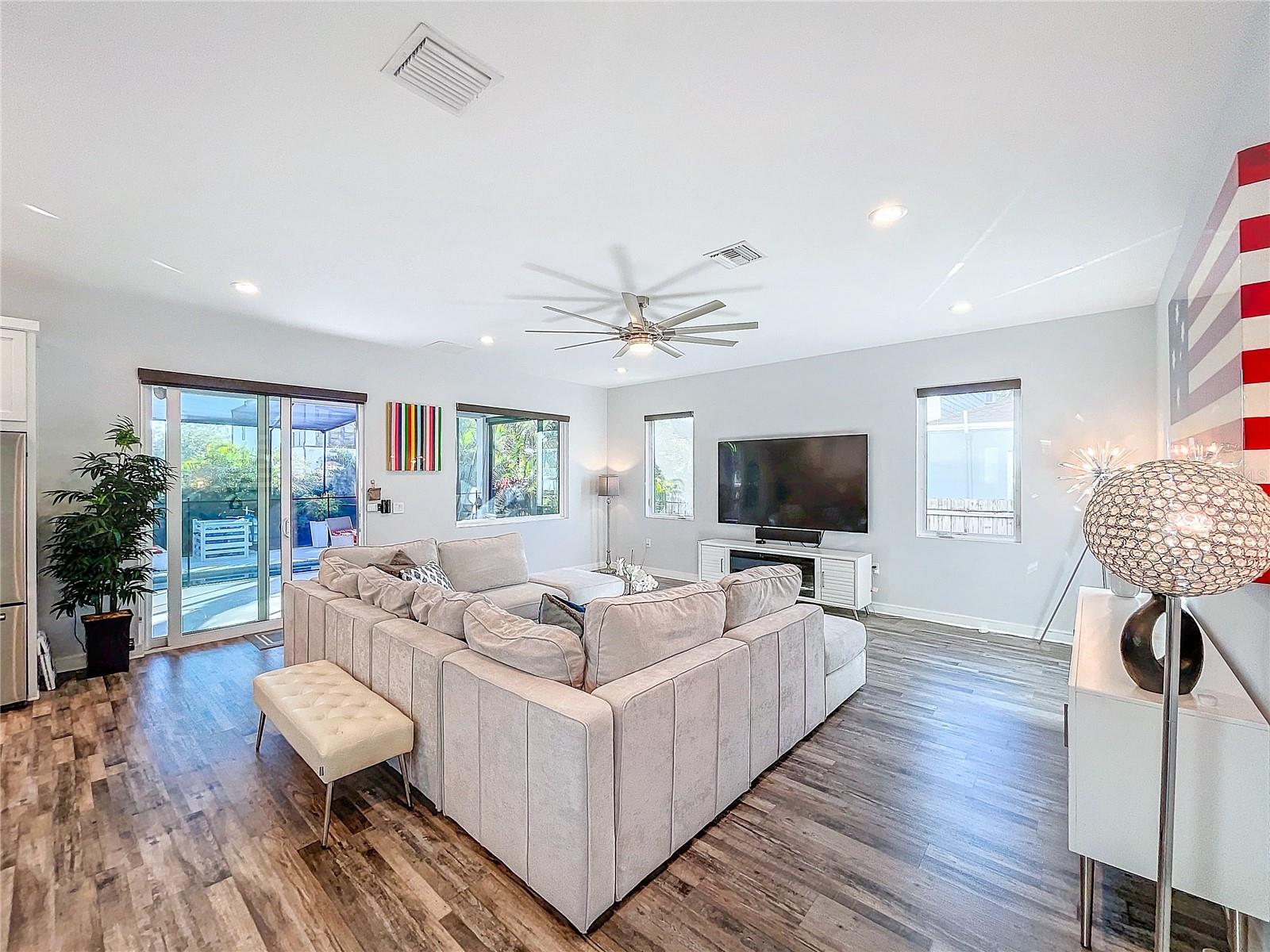818 W ADALEE ST, TAMPA, FL, 33603