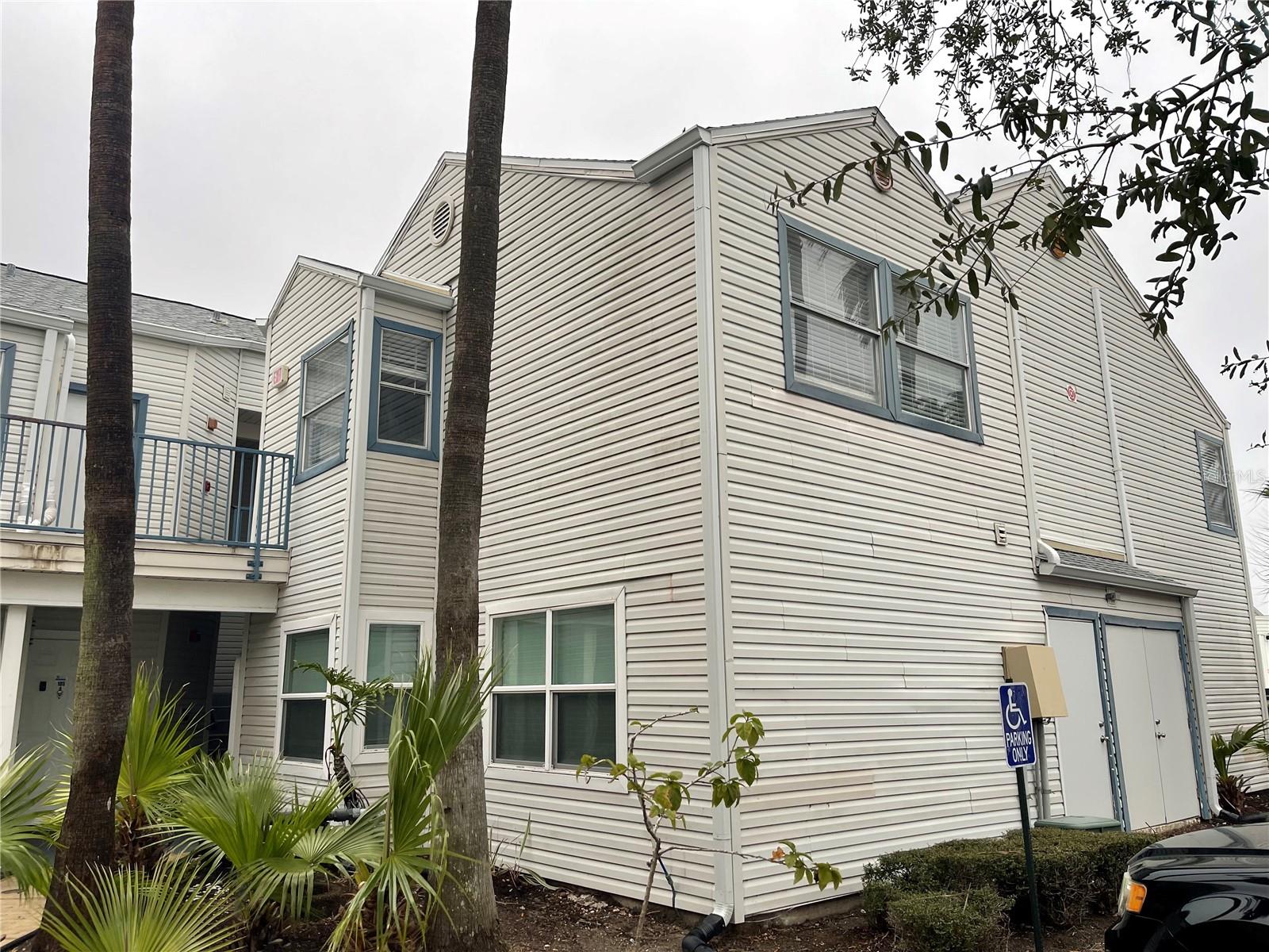 2568 WOODGATE BOULEVARD #206, ORLANDO, FL, 32822