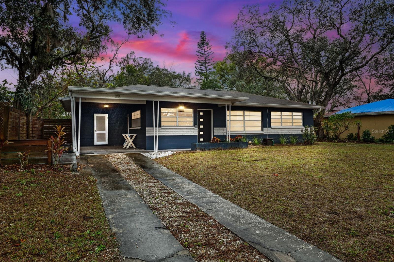 218 W SENECA AVE, TAMPA, FL, 33612