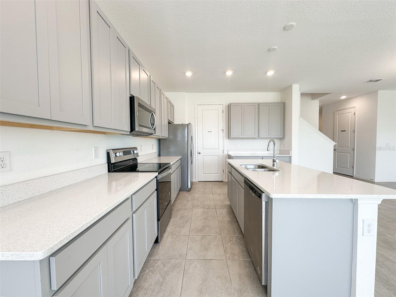 1665 SANIBEL DR, DAVENPORT, FL, 33896