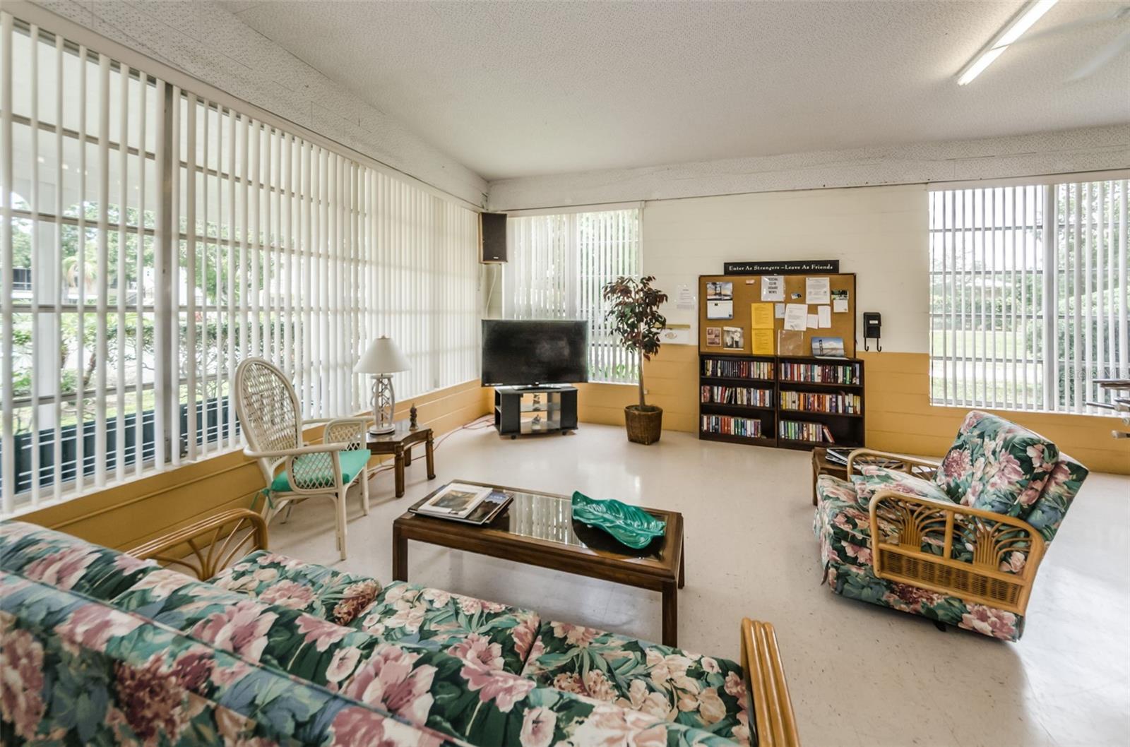 4154 57TH ST N #173, KENNETH CITY, FL, 33709