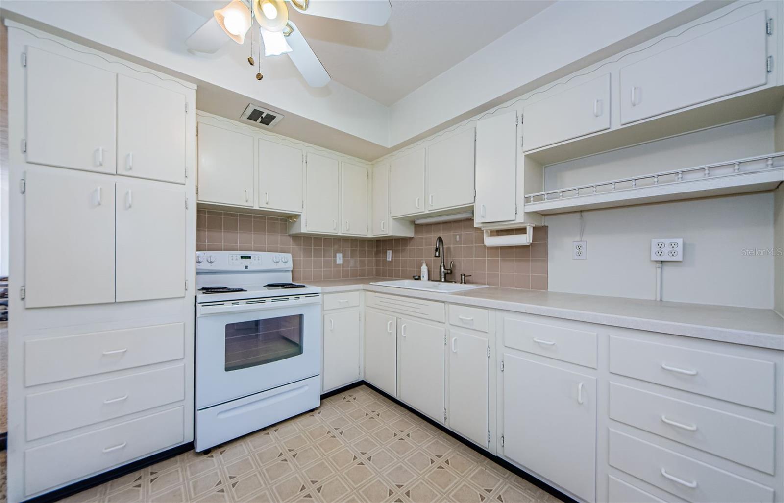 4154 57TH ST N #173, KENNETH CITY, FL, 33709