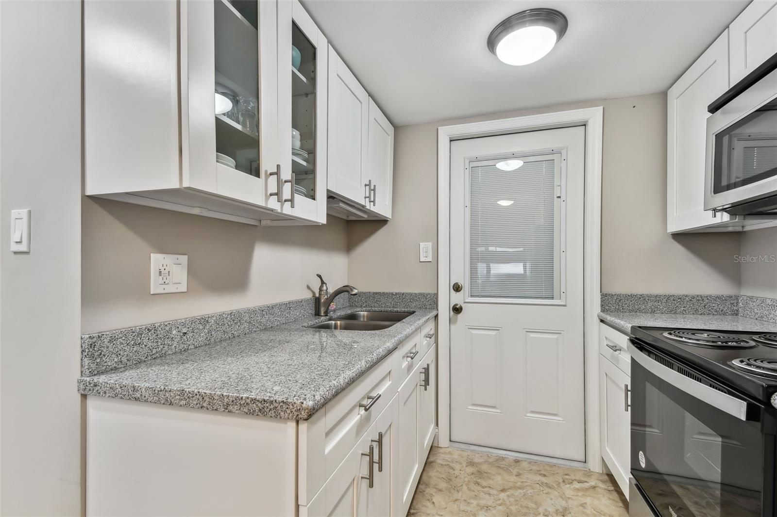 7701 STARKEY RD #105, SEMINOLE, FL, 33777