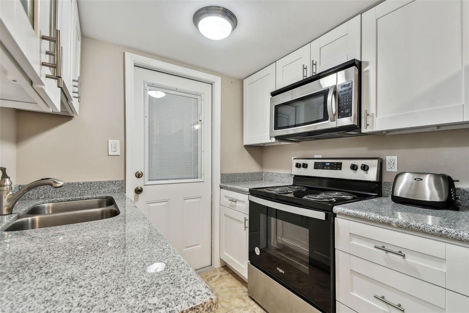 7701 STARKEY RD #105, SEMINOLE, FL, 33777