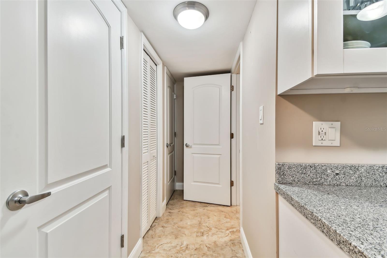 7701 STARKEY RD #105, SEMINOLE, FL, 33777