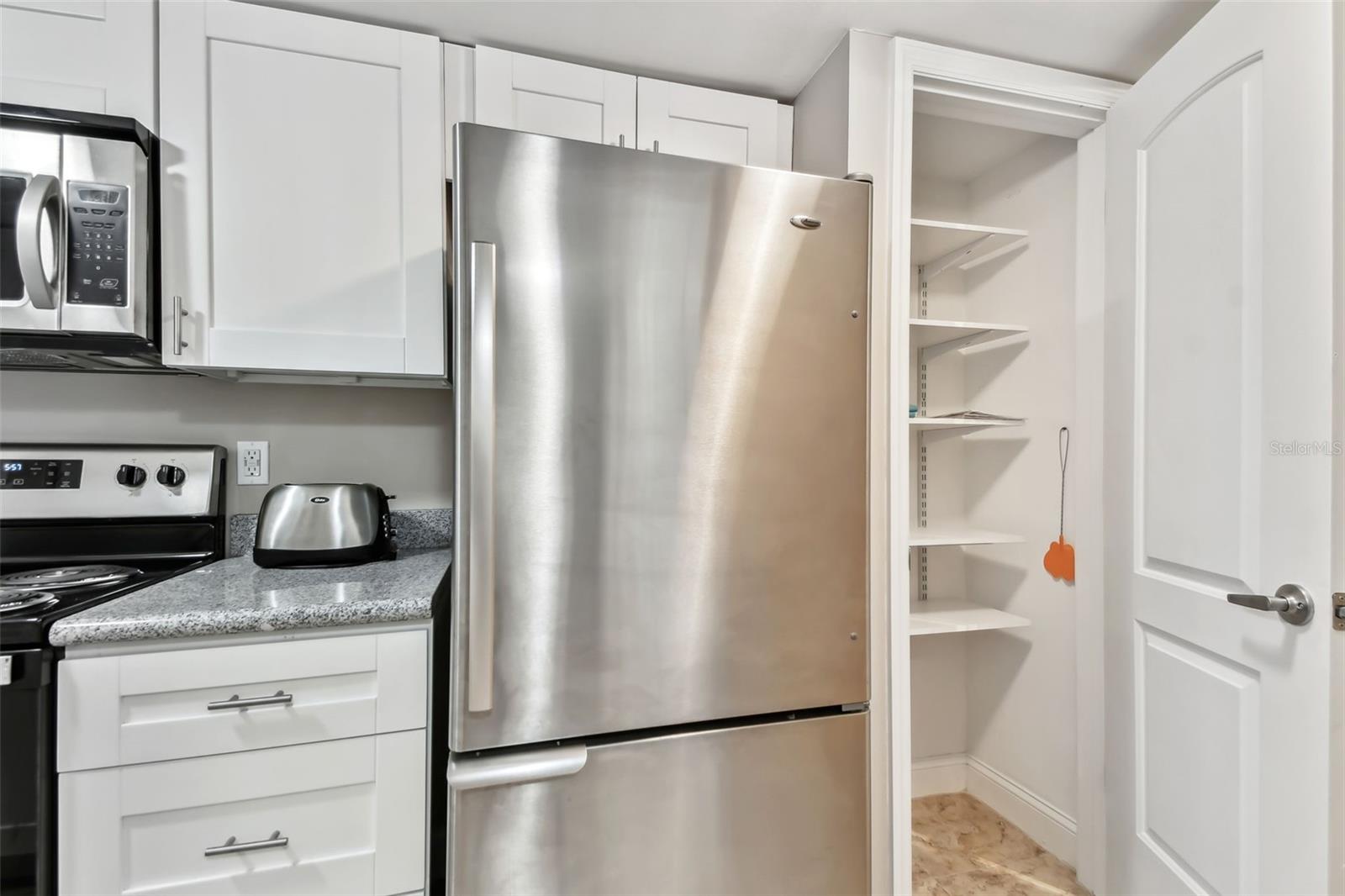 7701 STARKEY RD #105, SEMINOLE, FL, 33777